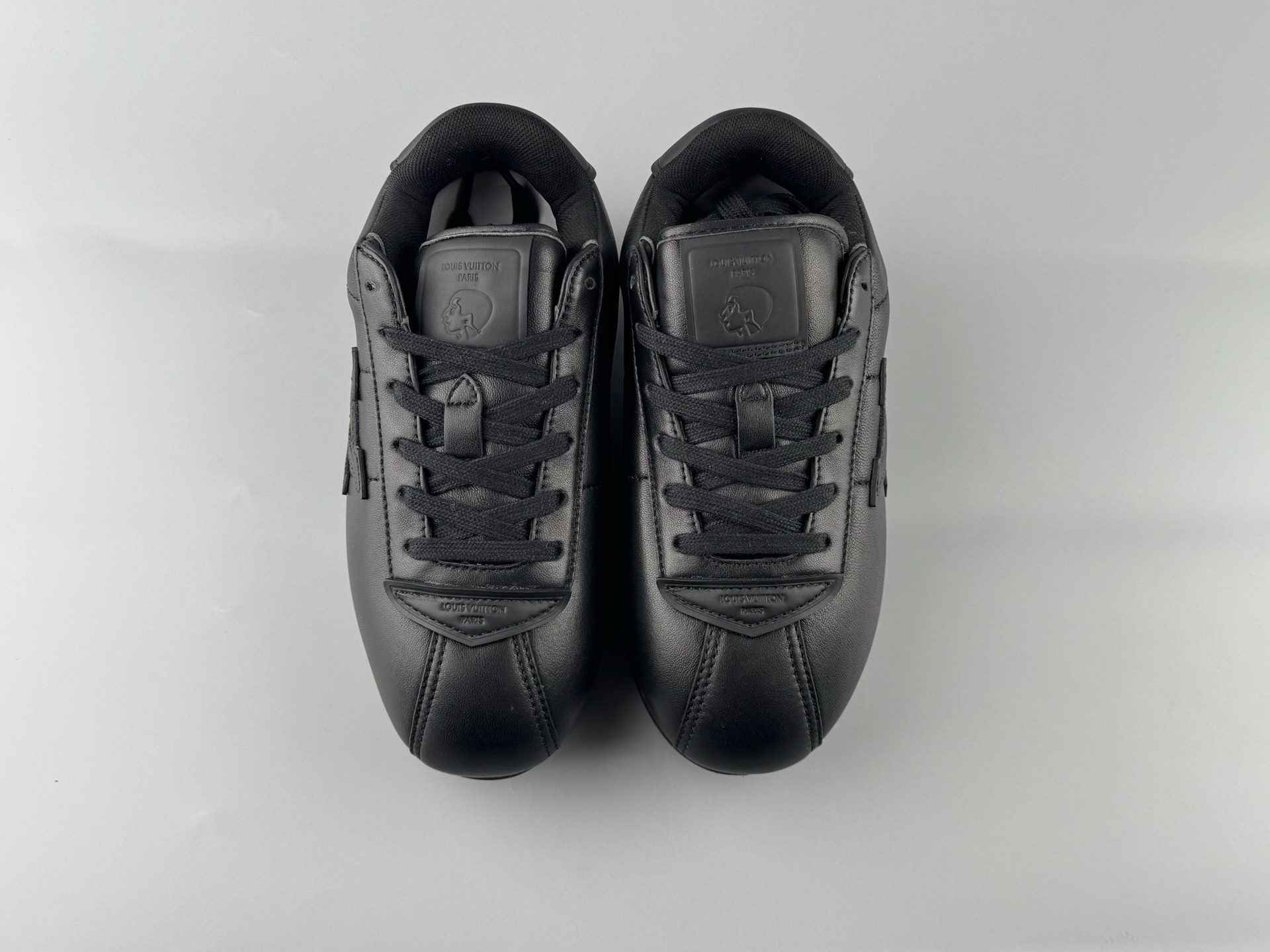 LOUIS VUITTON x Nigo Collaboration β Buttersoft FW25 Unisex Low-Top Casual Sneakers Crafted from premium cowhide and lambskin leather - Image 2