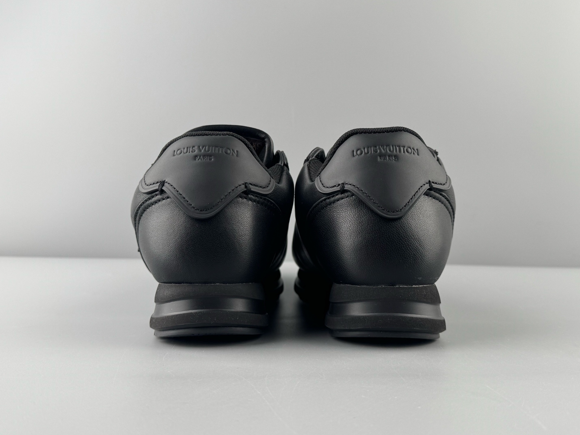 LOUIS VUITTON x Nigo Collaboration β Buttersoft FW25 Unisex Low-Top Casual Sneakers Crafted from premium cowhide and lambskin leather - Image 5