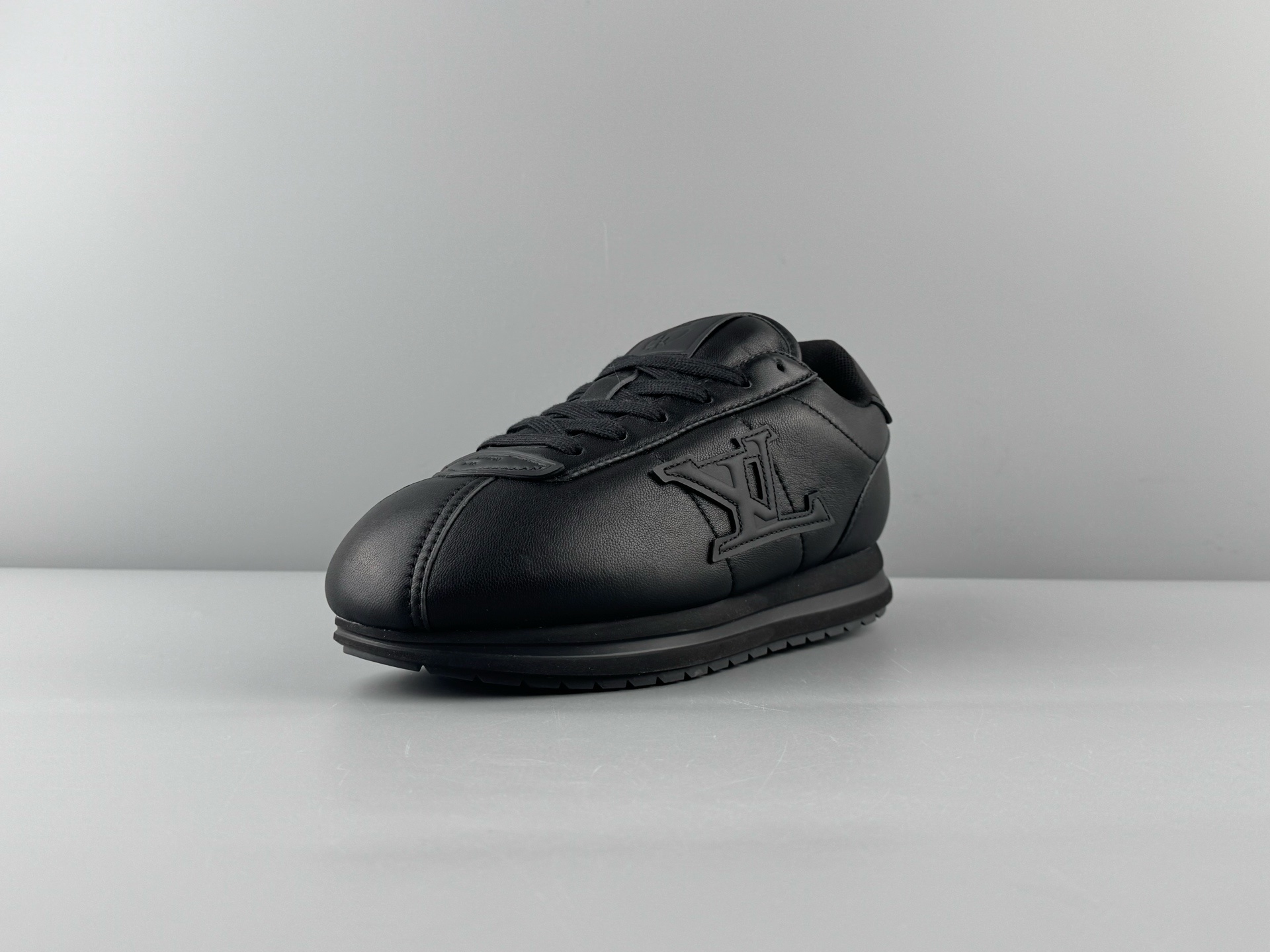 LOUIS VUITTON x Nigo Collaboration β Buttersoft FW25 Unisex Low-Top Casual Sneakers Crafted from premium cowhide and lambskin leather - Image 7