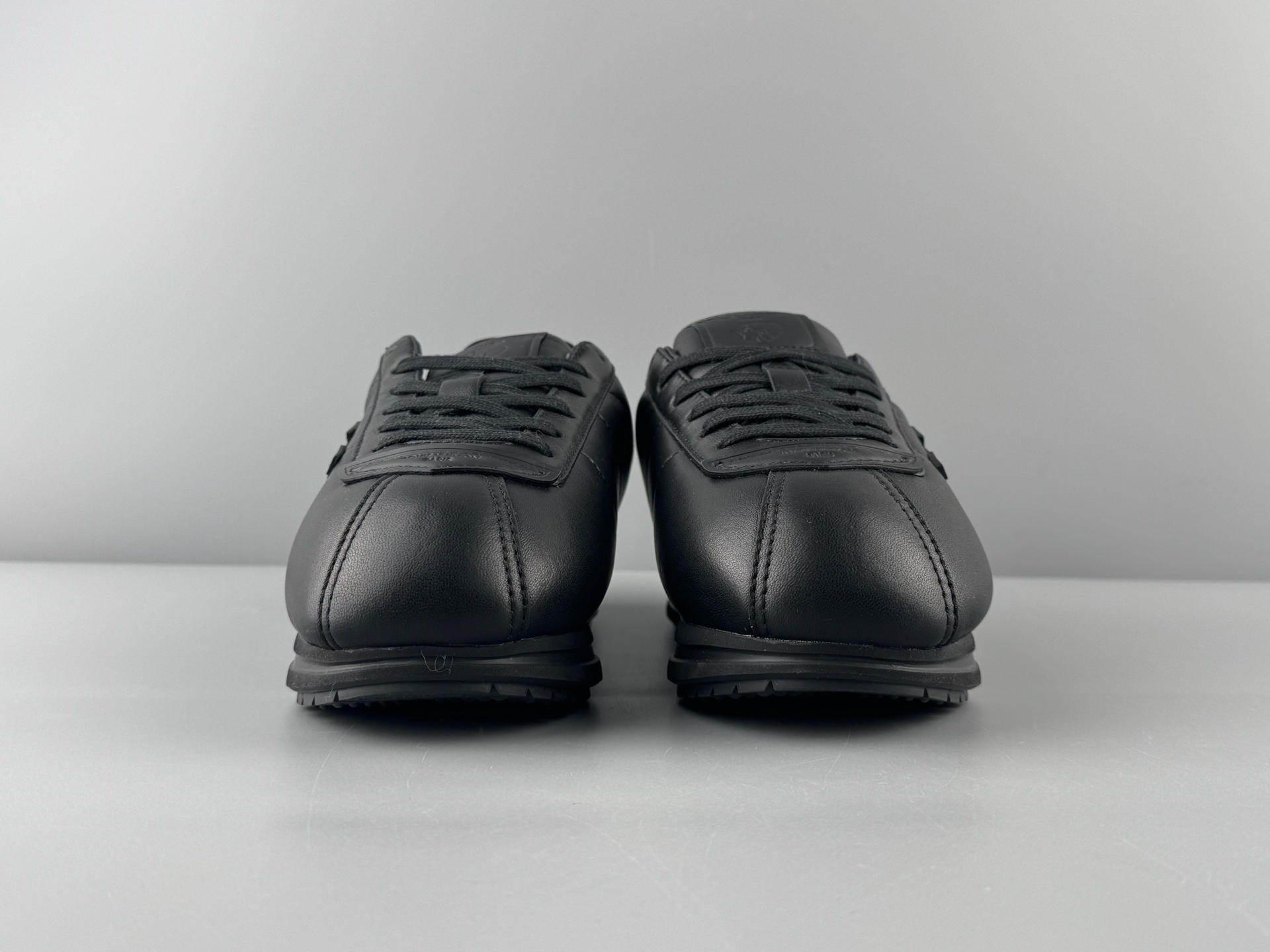 LOUIS VUITTON x Nigo Collaboration β Buttersoft FW25 Unisex Low-Top Casual Sneakers Crafted from premium cowhide and lambskin leather - Image 8