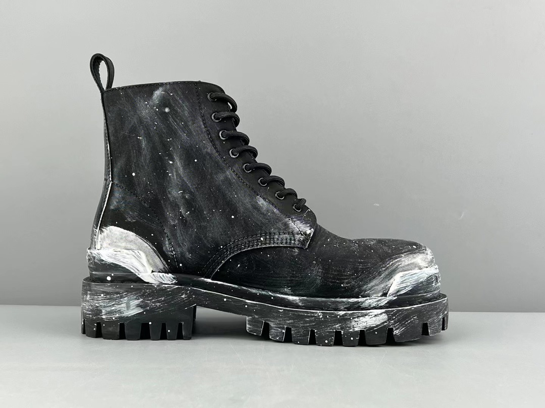 Balenciaga Strike Graffiti Splatter Thick-Soled Derby Sneakers — Paris Fashion House Original 1:1 molded outsole with authentic stitching, not the common women’s sizes found in the market Upper materials: Imported nylon with patent-effect craftsmanship