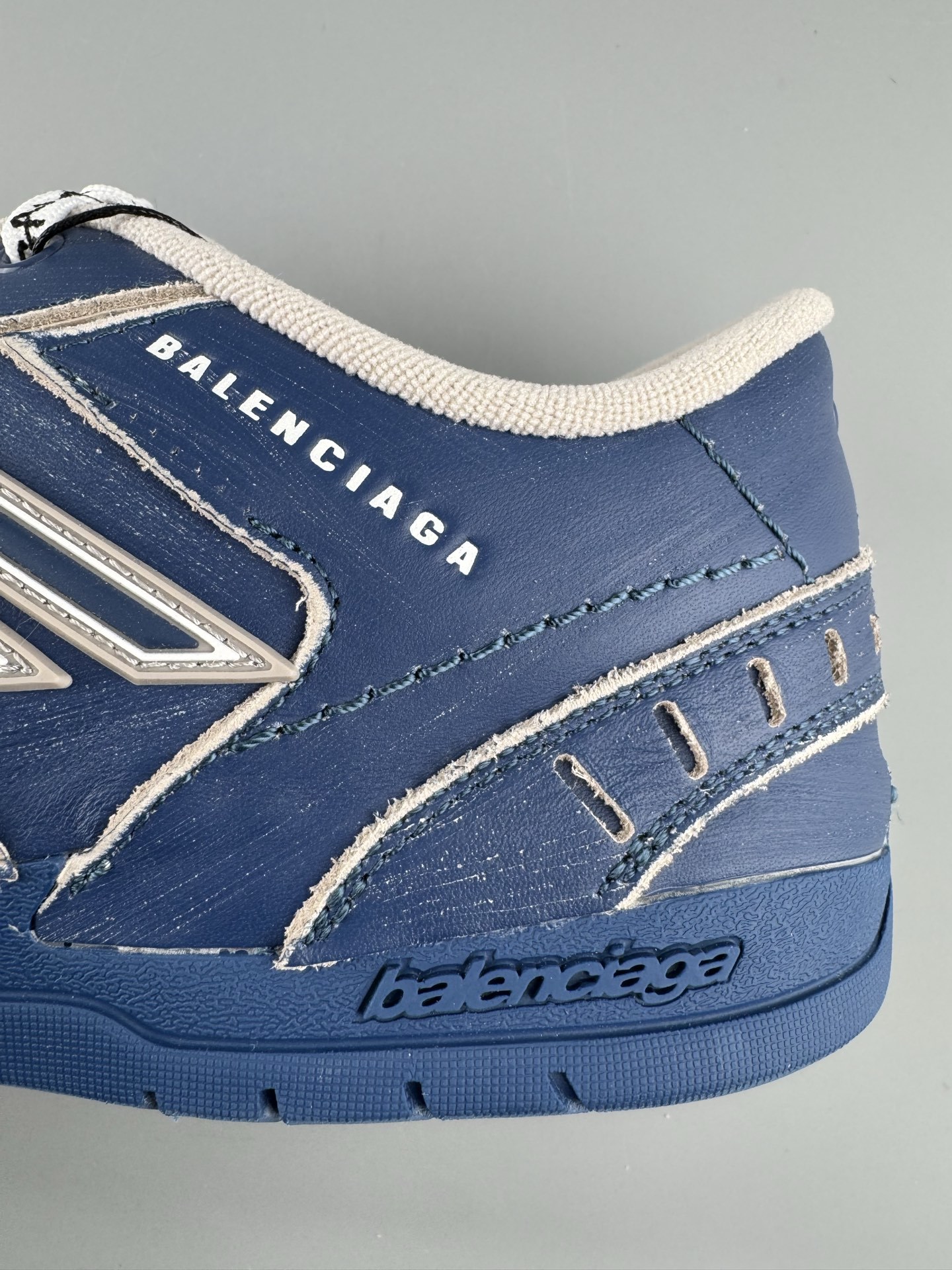 Reseller-Level Version, Superior to Ordinary Market Stock! Balenciaga HAMPTONS WORN-OUT Sneakers β Paris Fashion House - Image 5