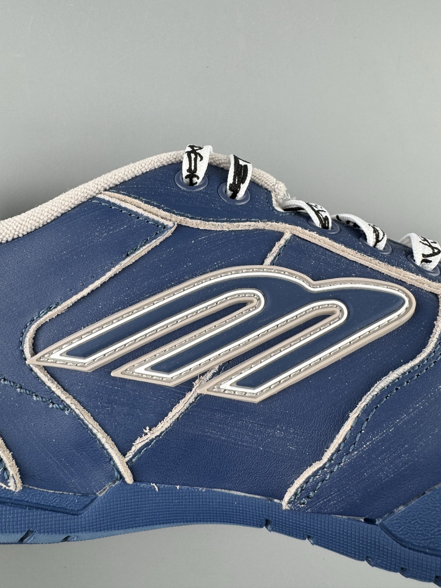 Reseller-Level Version, Superior to Ordinary Market Stock! Balenciaga HAMPTONS WORN-OUT Sneakers β Paris Fashion House - Image 6