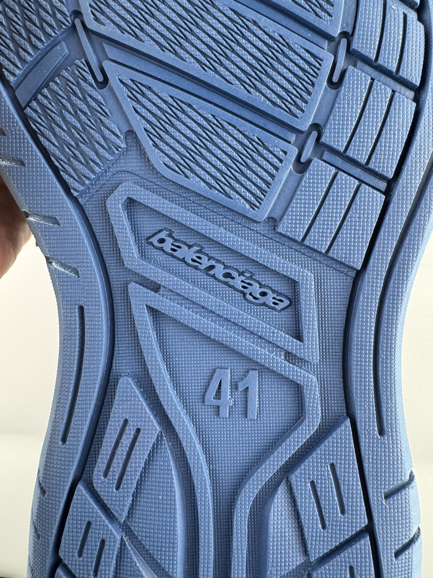 Reseller-Level Version, Superior to Ordinary Market Stock! Balenciaga HAMPTONS WORN-OUT Sneakers β Paris Fashion House - Image 7