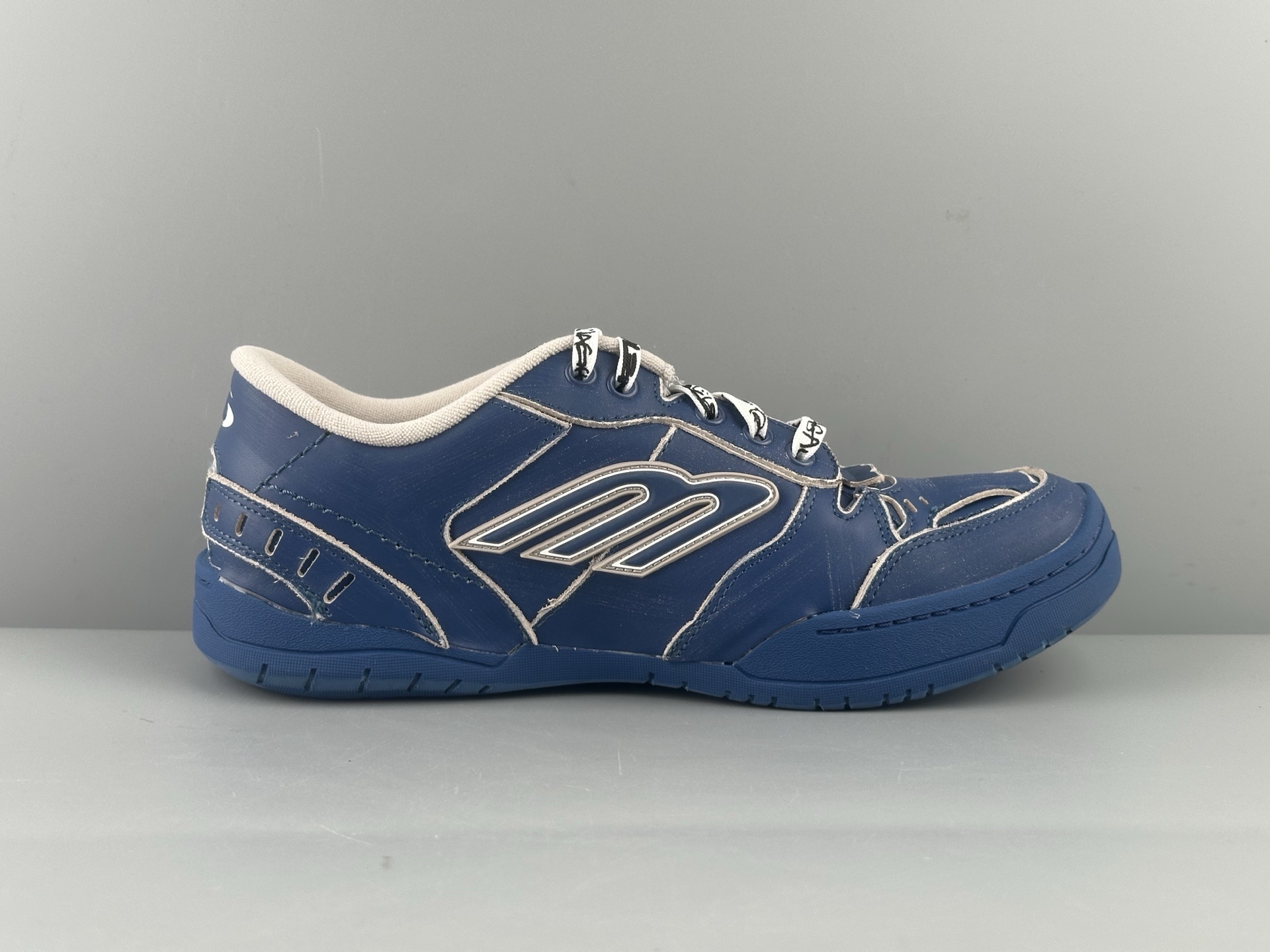 Reseller-Level Version, Superior to Ordinary Market Stock! Balenciaga HAMPTONS WORN-OUT Sneakers β Paris Fashion House - Image 15