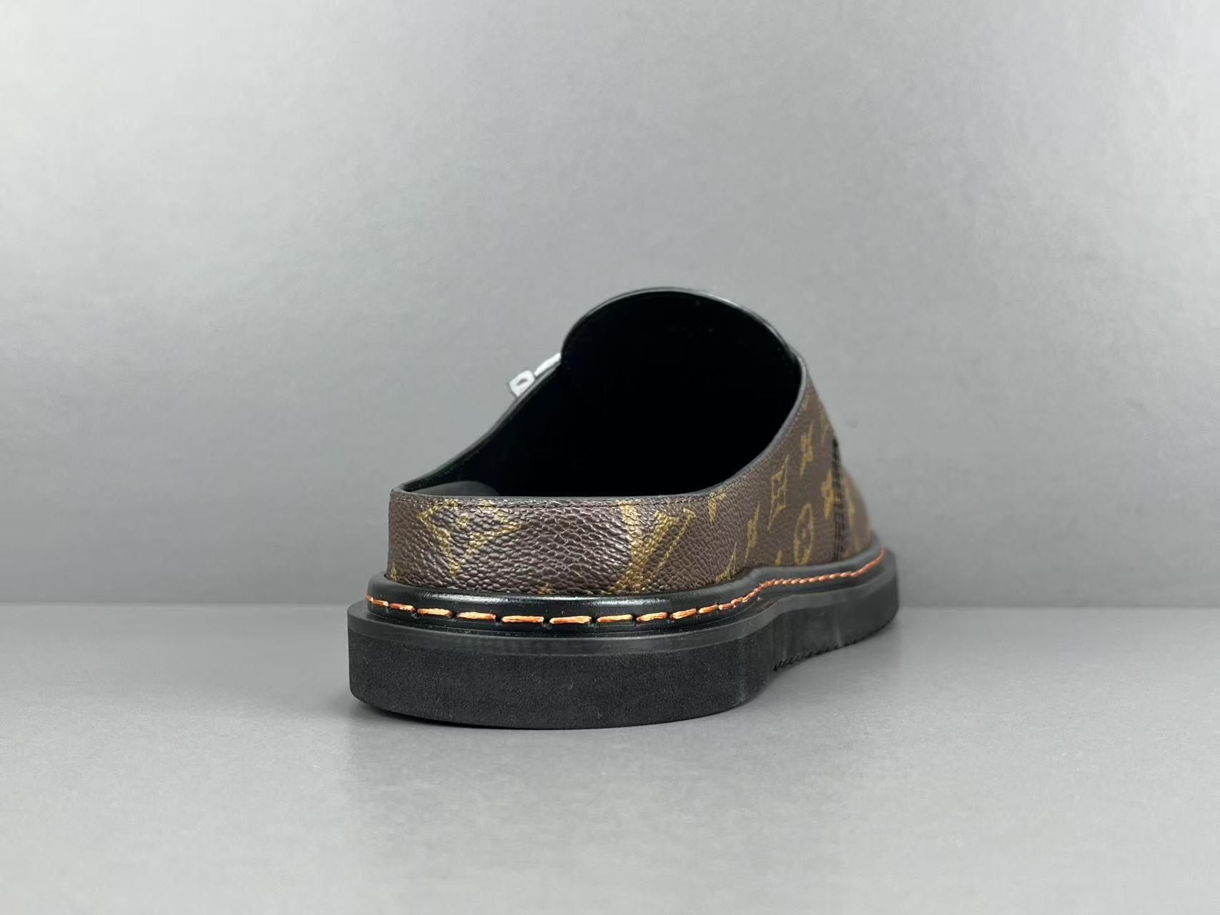 LOUIS VUITTON Easy LV Slides - Image 14