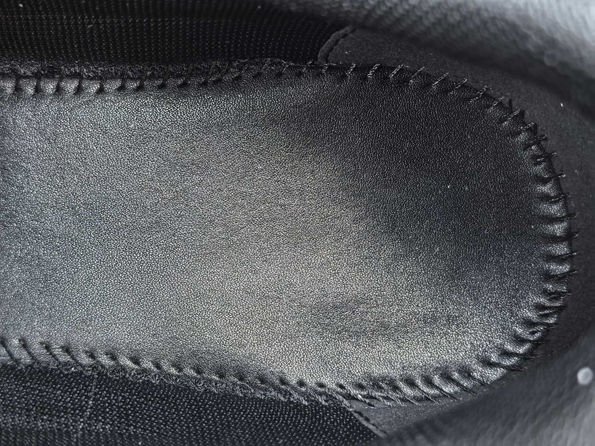 PRADA America’s Cup Sneakers Style: Round-toe, lace-up, low-top sports sneakers Premium original version with high-end craftsmanship - Image 5