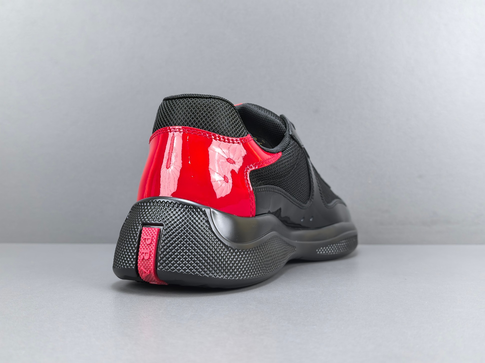 PRADA America’s Cup Sneakers Style: Round-toe, lace-up, low-top sports sneakers Premium original version with high-end craftsmanship - Image 11