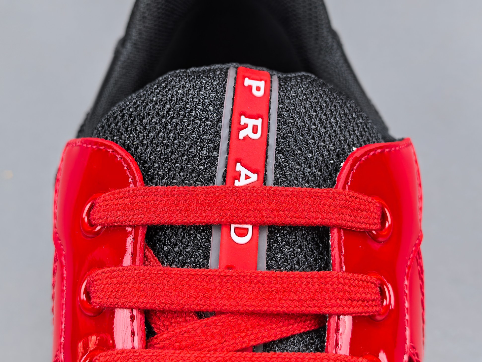 PRADA America’s Cup Sneakers Style: Round-toe, lace-up, low-top sports sneakers High-end original version Upper: Imported Flyknit fabric combined with patent leather - Image 5