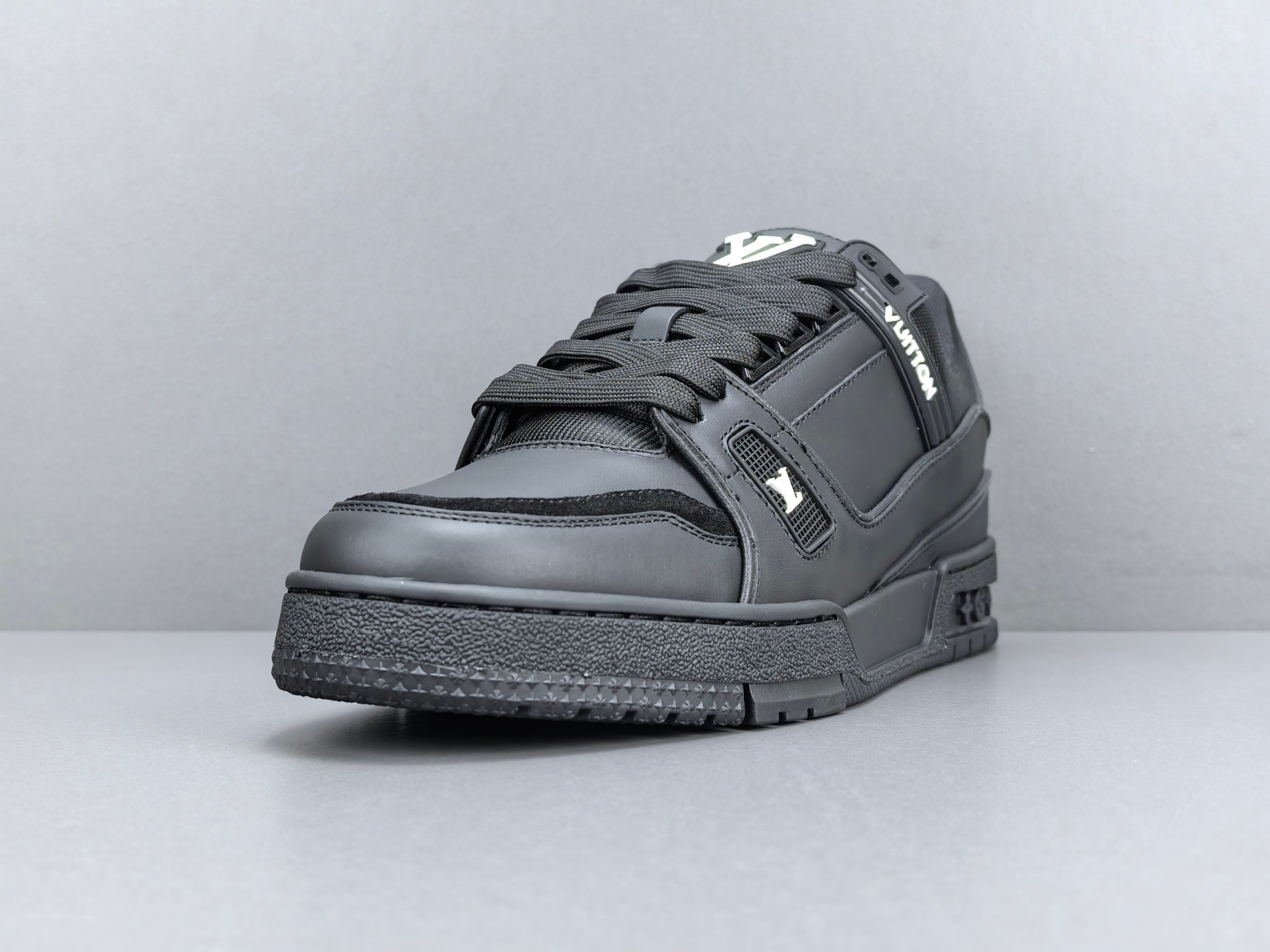LOUIS VUITTON x Nigo Collaboration – Trainer FW25 A premium low-top sneaker crafted from genuine calf leather, blending Louis Vuitton’s luxury craftsmanship with Nigo’s signature streetwear aesthetic. - Image 10