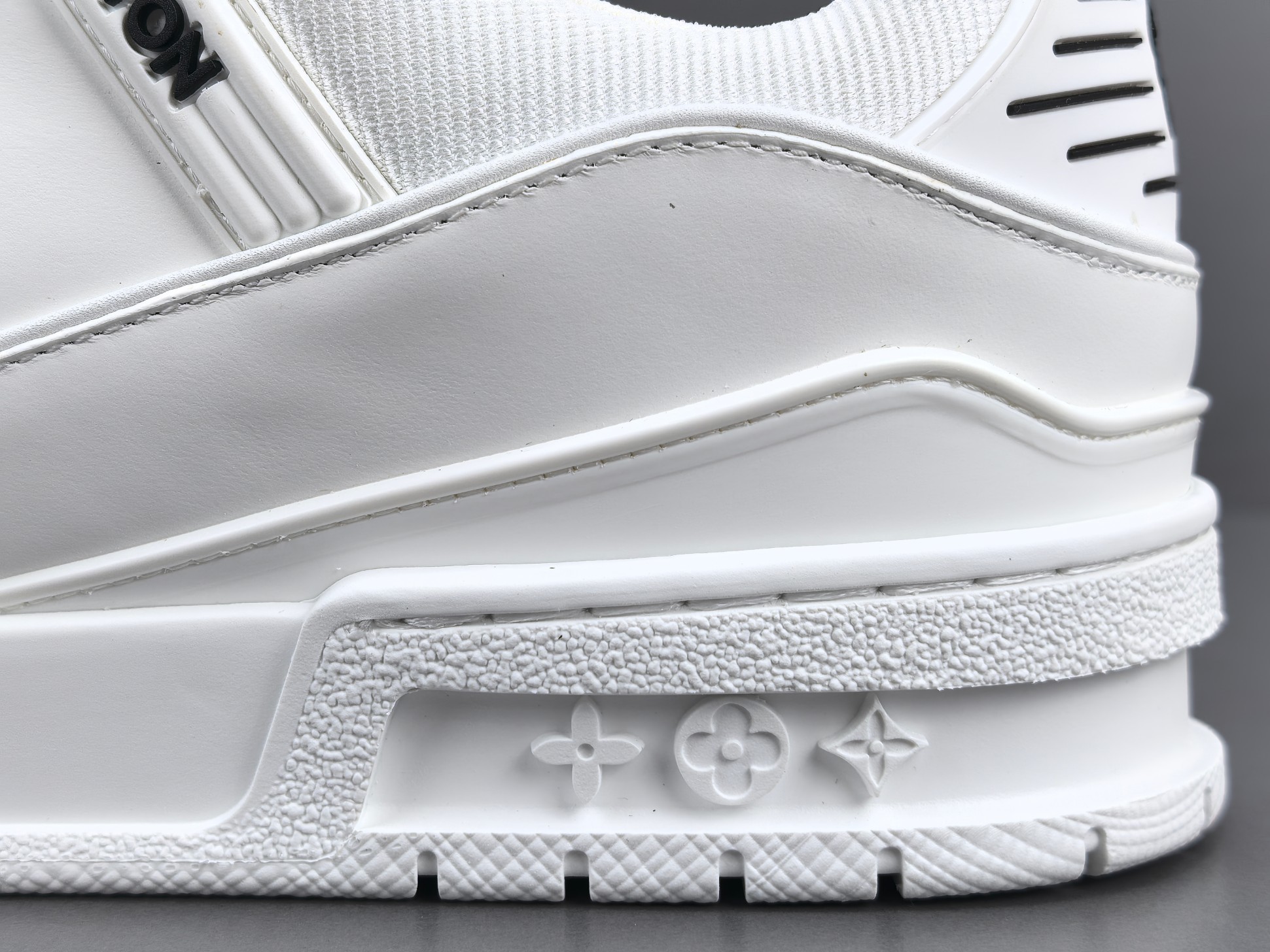LOUIS VUITTON x Nigo Collaboration – FW25 Trainer A luxurious men’s low-top sneaker from the FW25 collection, blending Louis Vuitton’s refined craftsmanship with Nigo’s distinctive streetwear flair. - Image 9