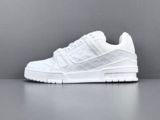Louis Vuitton Trainer 2025 Edition Designed under the creative vision of Virgil Abloh, this LV Trainer draws inspiration from vintage basketball sneakers, blending heritage aesthetics with modern luxury.