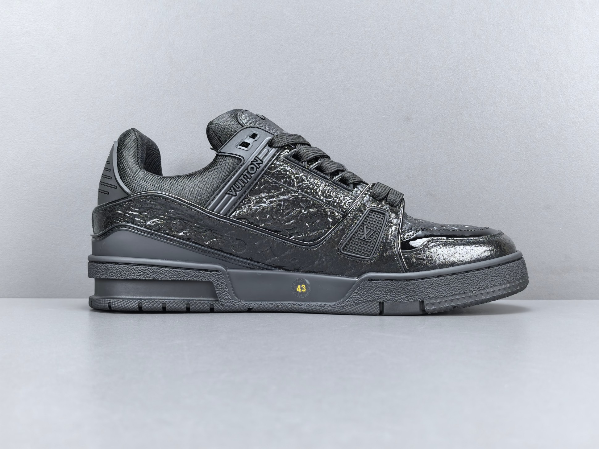 Louis Vuitton Trainer 2025 Edition Designed under the creative vision of Virgil Abloh, this LV Trainer draws inspiration from vintage basketball sneakers, blending heritage aesthetics with modern luxury.