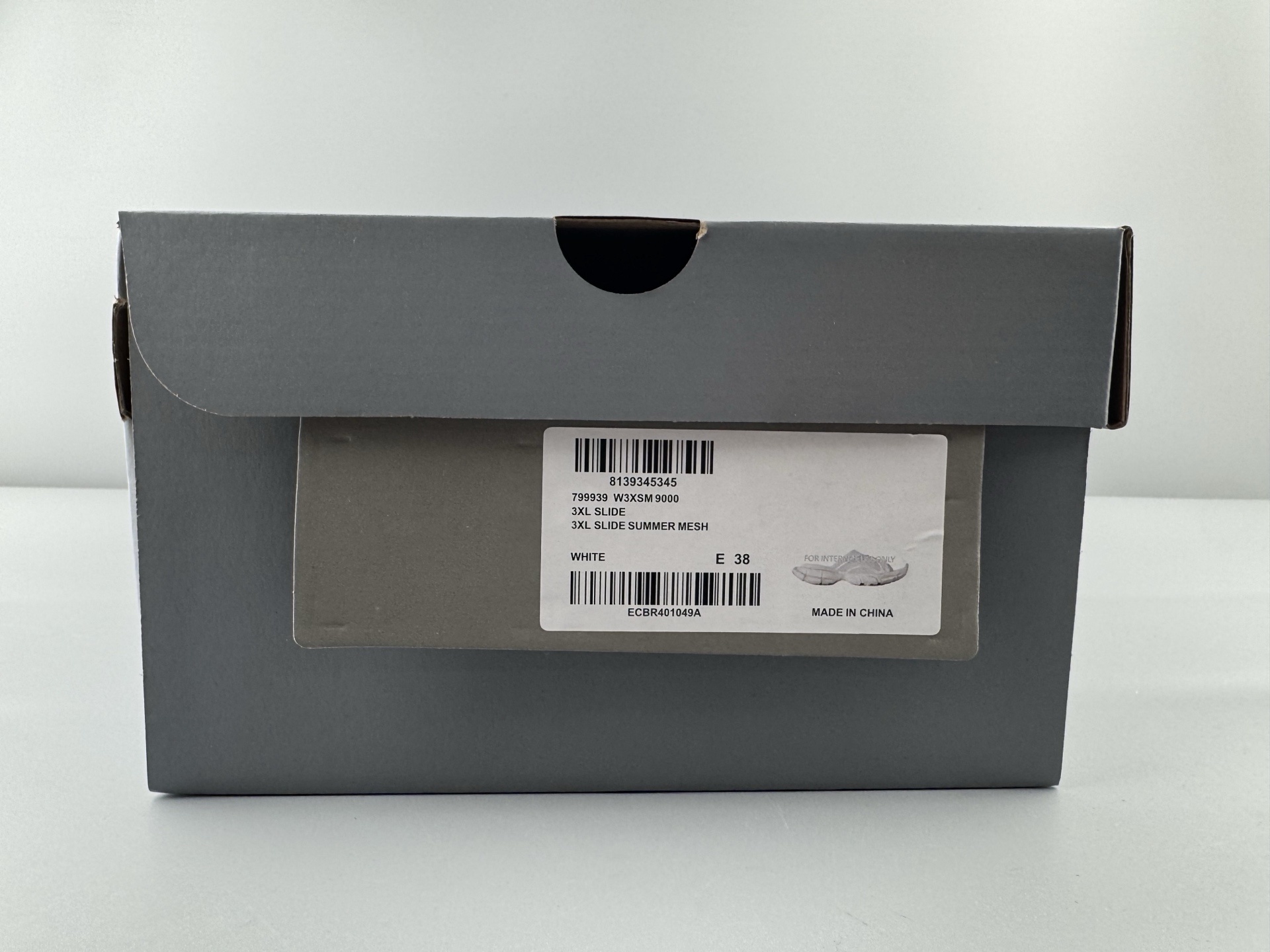 Balenciaga 3XL Paris Slides in White Crafted using original factory materials, these premium slides feature a privately molded outsole for superior comfort and durability - Image 10