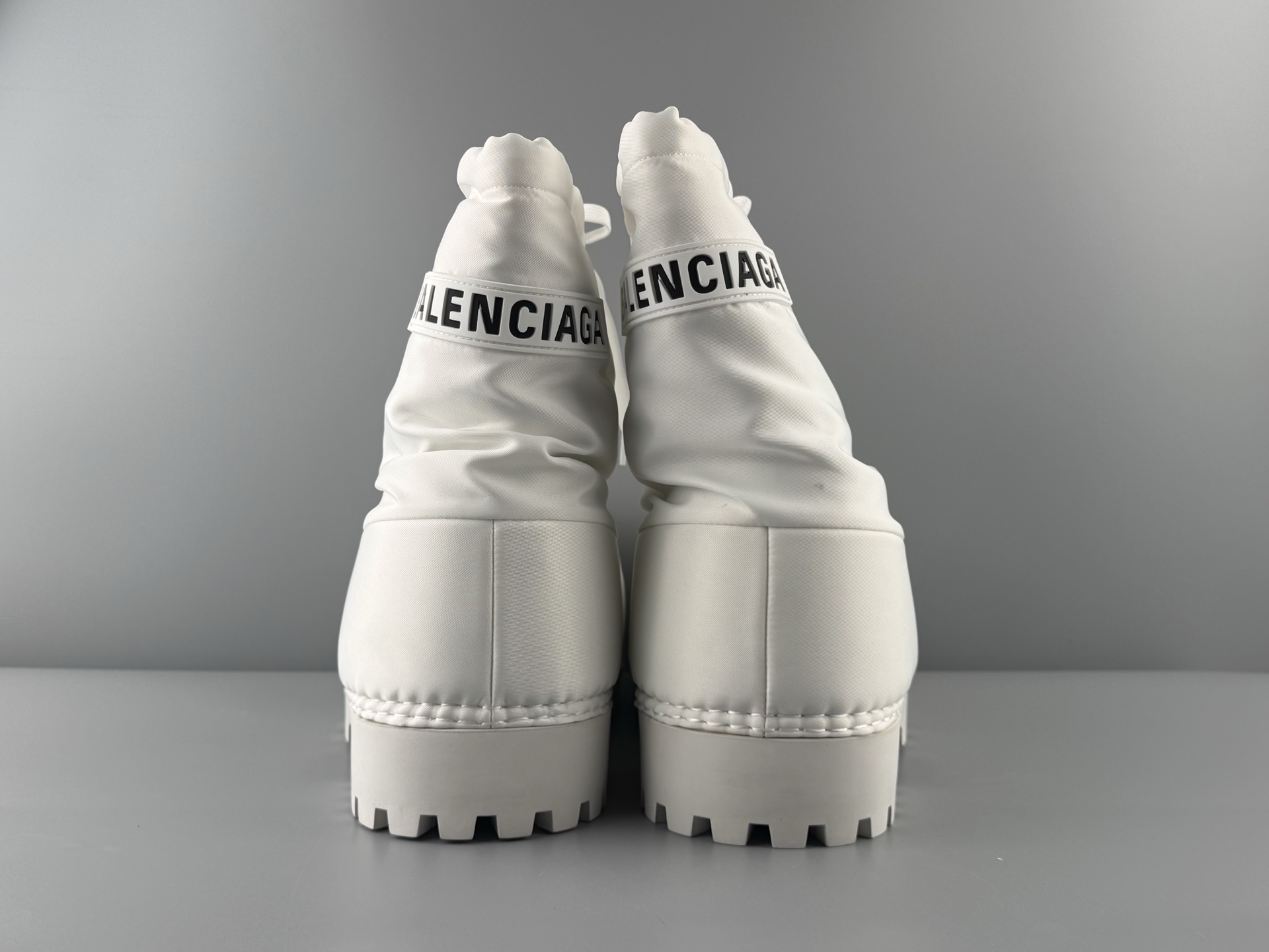 Balenciaga Alaska FW24 SKIWEAR Collection β Fleece-Lined Short Boots. Warm, versatile, and comfortable winter design from the Balenciaga SKIWEAR line. - Image 3