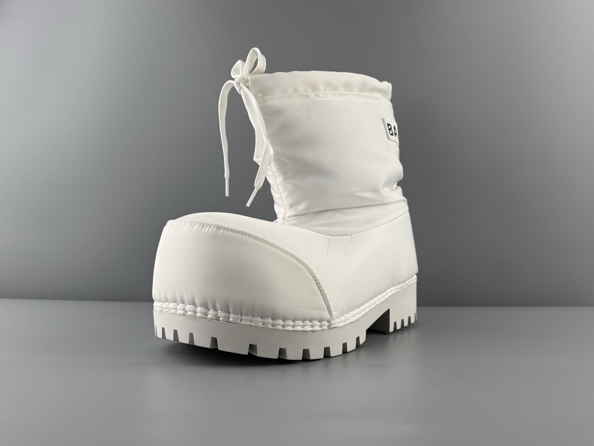 Balenciaga Alaska FW24 SKIWEAR Collection β Fleece-Lined Short Boots. Warm, versatile, and comfortable winter design from the Balenciaga SKIWEAR line. - Image 7