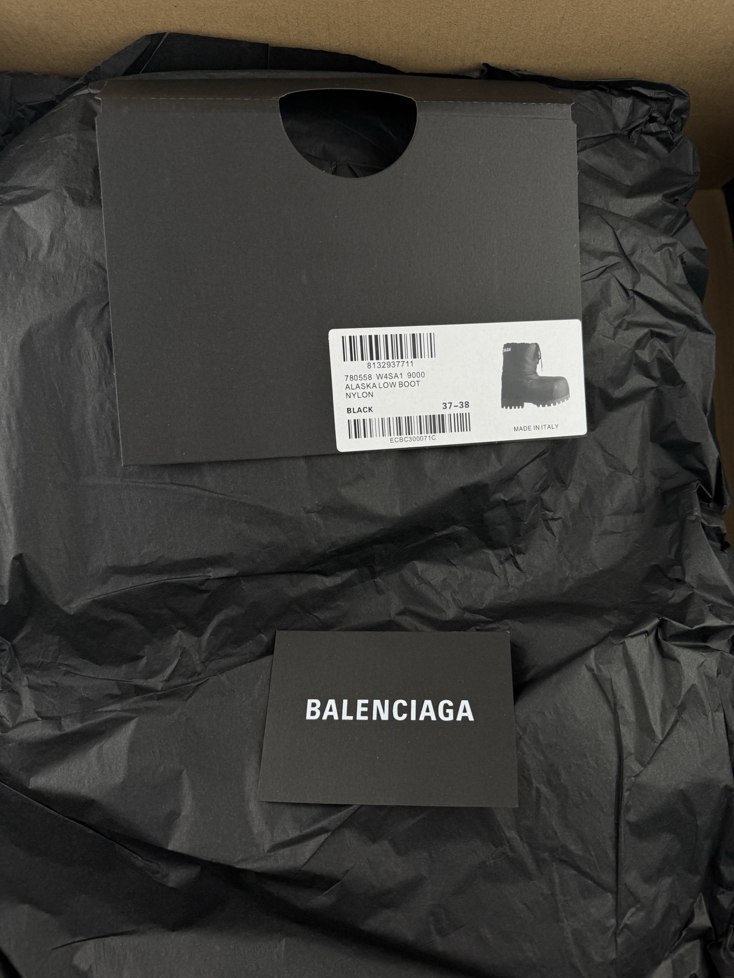 Balenciaga Alaska FW24 SKIWEAR Collection β Fleece-Lined Short Boots. Warm, versatile, and comfortable winter design from the Balenciaga SKIWEAR line. - Image 3