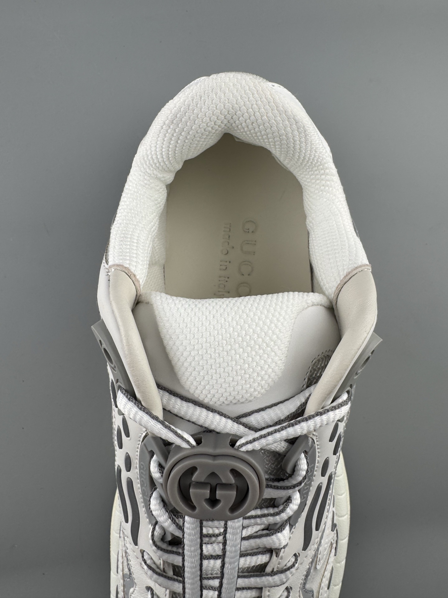 GUCCI Leather Round-Toe Drawstring Low-Top Casual Sneakers (Unisex) Developed using original factory data, with all materials sourced from the same suppliers as the authentic production line. - Image 5