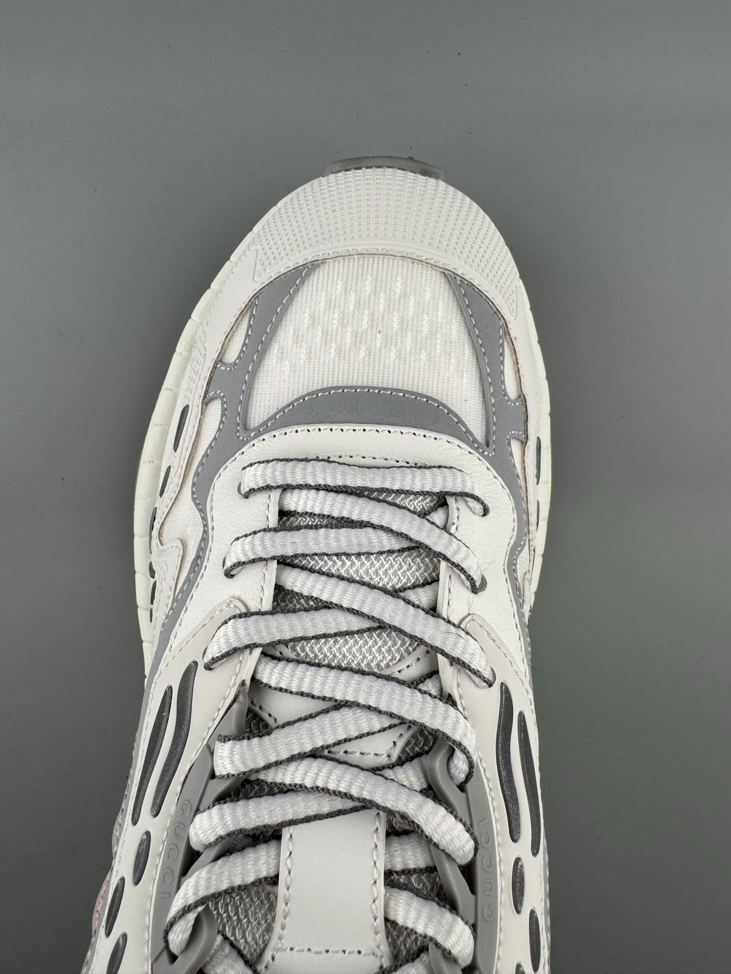 GUCCI Leather Round-Toe Drawstring Low-Top Casual Sneakers (Unisex) Developed using original factory data, with all materials sourced from the same suppliers as the authentic production line. - Image 6