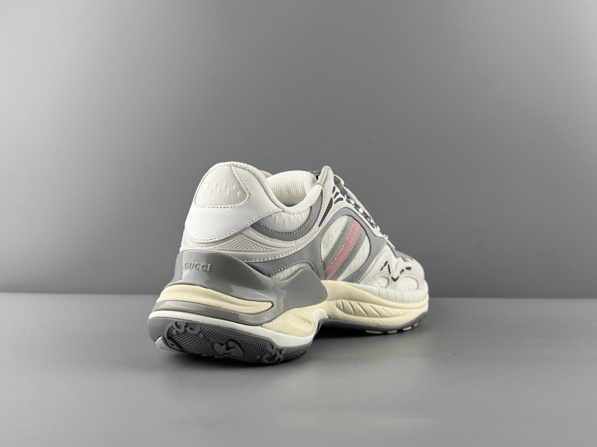 GUCCI Leather Round-Toe Drawstring Low-Top Casual Sneakers (Unisex) Developed using original factory data, with all materials sourced from the same suppliers as the authentic production line. - Image 10