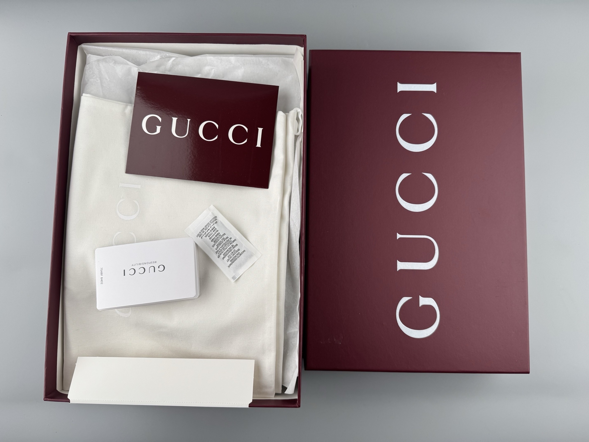GUCCI Leather Round-Toe Drawstring Low-Top Casual Sneakers (Unisex) Developed using original factory data, with all materials sourced from the same suppliers as the authentic production line. - Image 14