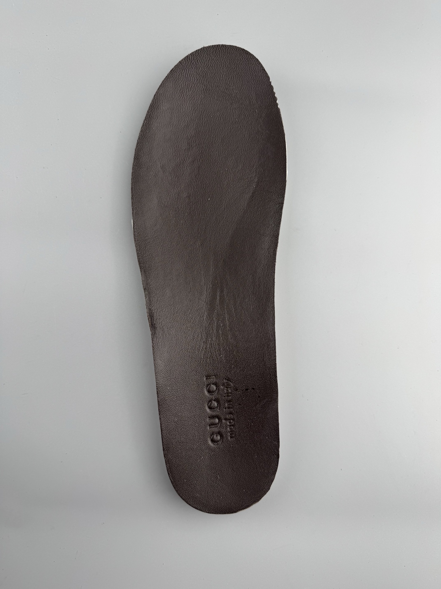 GUCCI Leather Round-Toe Drawstring Low-Top Casual Sneakers (Unisex) Developed using original factory specifications, with all materials sourced from the same suppliers as the authentic manufacturing line for guaranteed premium quality. - Image 4