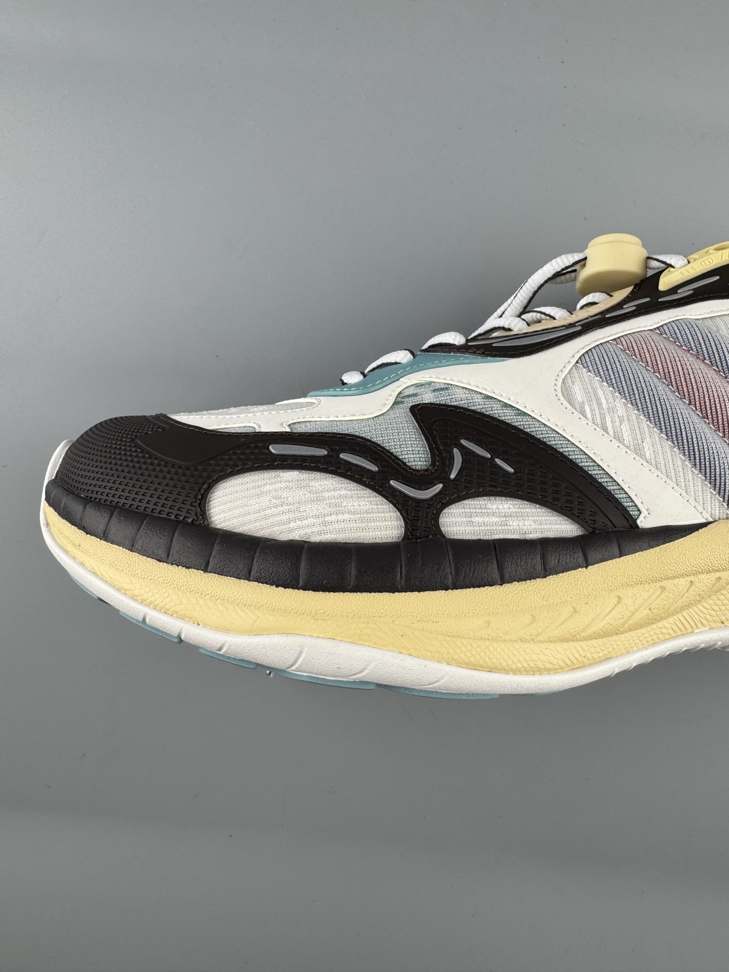 GUCCI Leather Round-Toe Drawstring Low-Top Casual Sneakers (Unisex) Developed using original factory specifications, with all materials sourced from the same suppliers as the authentic manufacturing line for guaranteed premium quality. - Image 5
