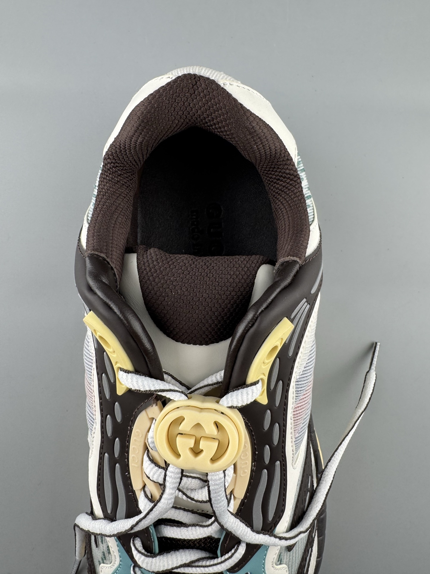 GUCCI Leather Round-Toe Drawstring Low-Top Casual Sneakers (Unisex) Developed using original factory specifications, with all materials sourced from the same suppliers as the authentic manufacturing line for guaranteed premium quality. - Image 6