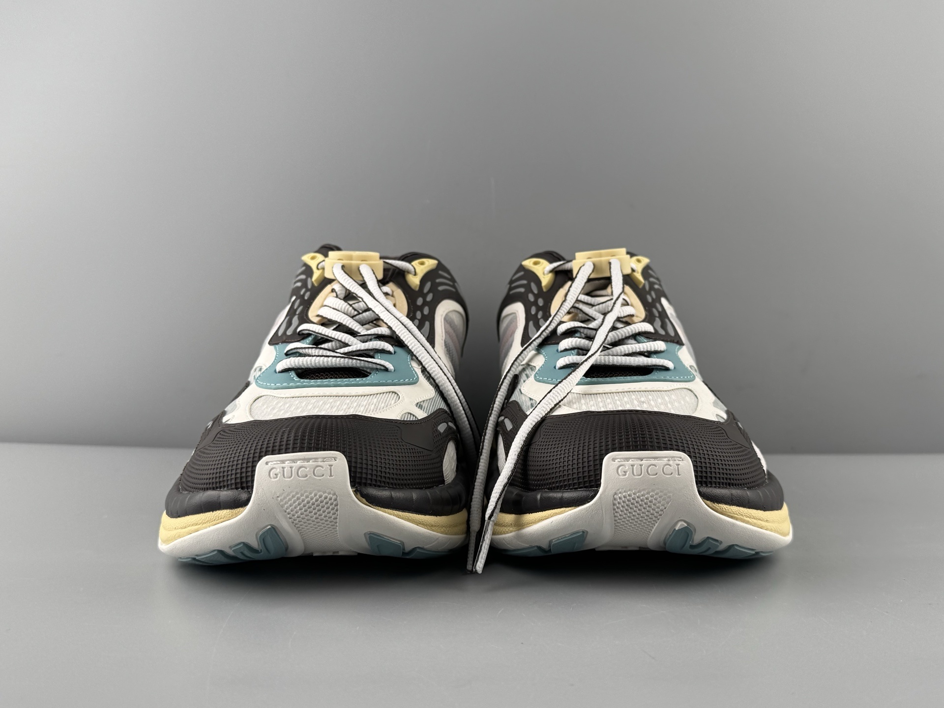 GUCCI Leather Round-Toe Drawstring Low-Top Casual Sneakers (Unisex) Developed using original factory specifications, with all materials sourced from the same suppliers as the authentic manufacturing line for guaranteed premium quality. - Image 14