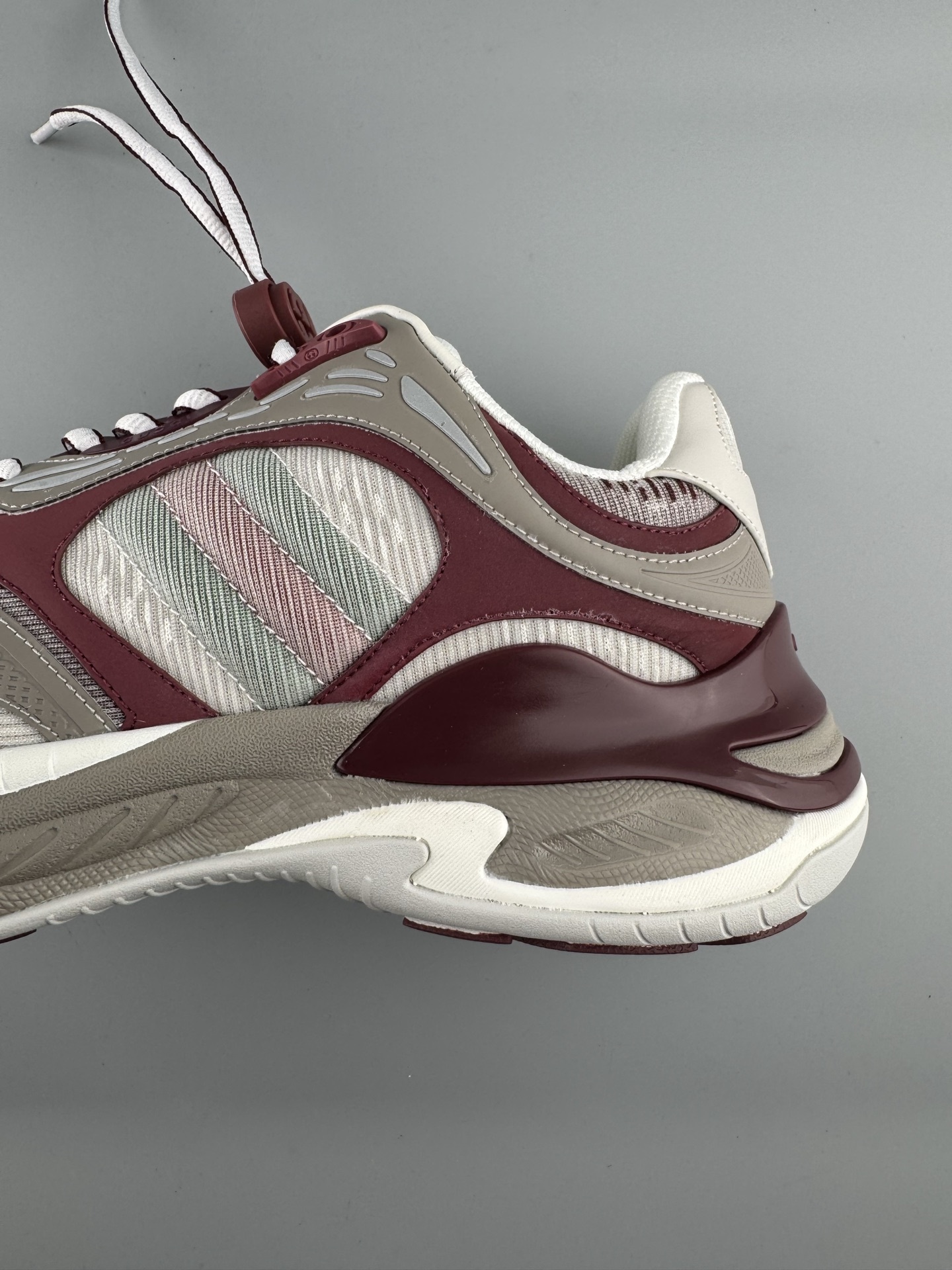 GUCCI Leather Round-Toe Drawstring Low-Top Casual Sneakers (Unisex) Developed using original factory specifications, with all materials sourced from the same suppliers as the authentic manufacturing line for guaranteed premium quality. - Image 6