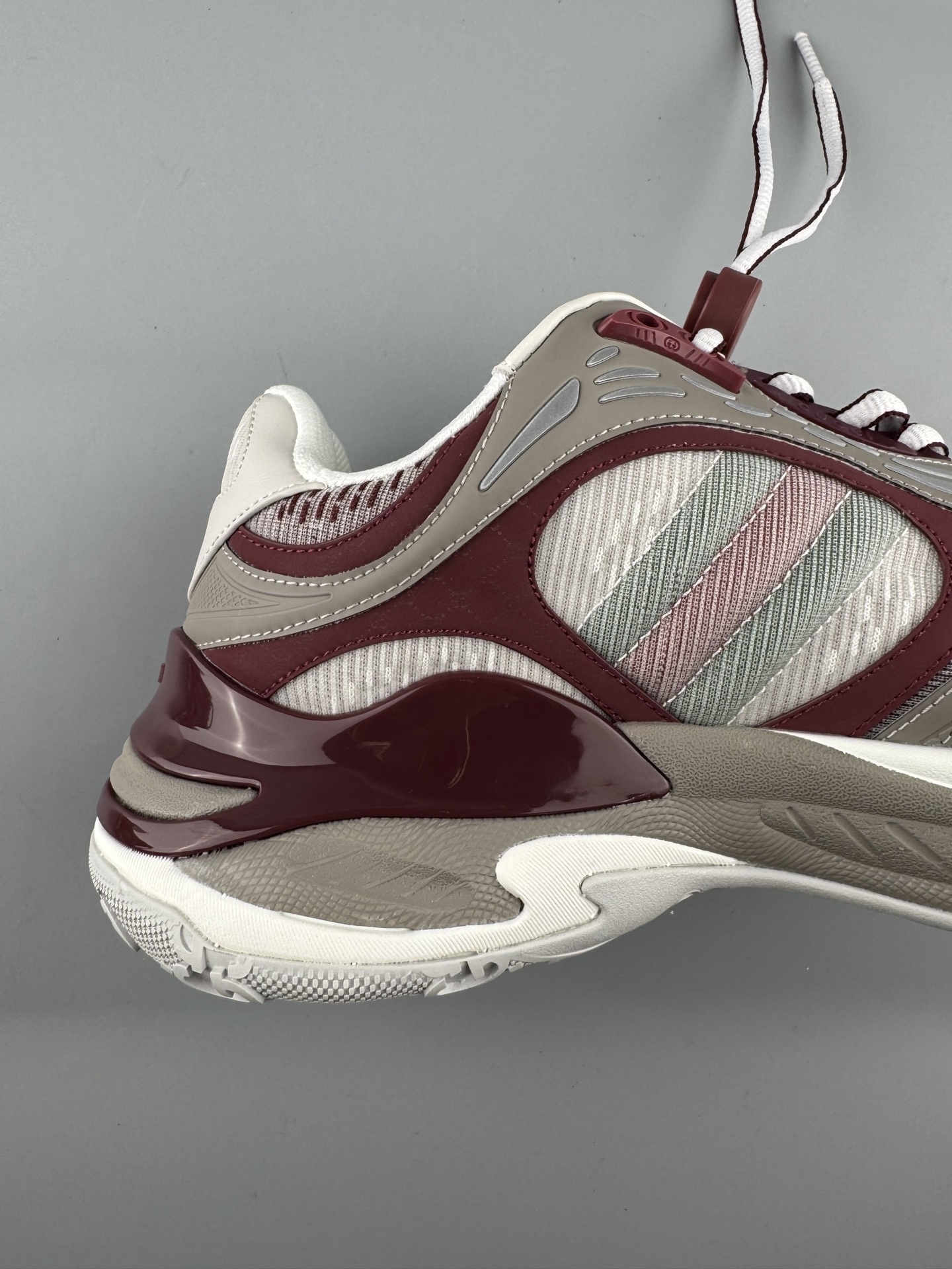 GUCCI Leather Round-Toe Drawstring Low-Top Casual Sneakers (Unisex) Developed using original factory specifications, with all materials sourced from the same suppliers as the authentic manufacturing line for guaranteed premium quality. - Image 7