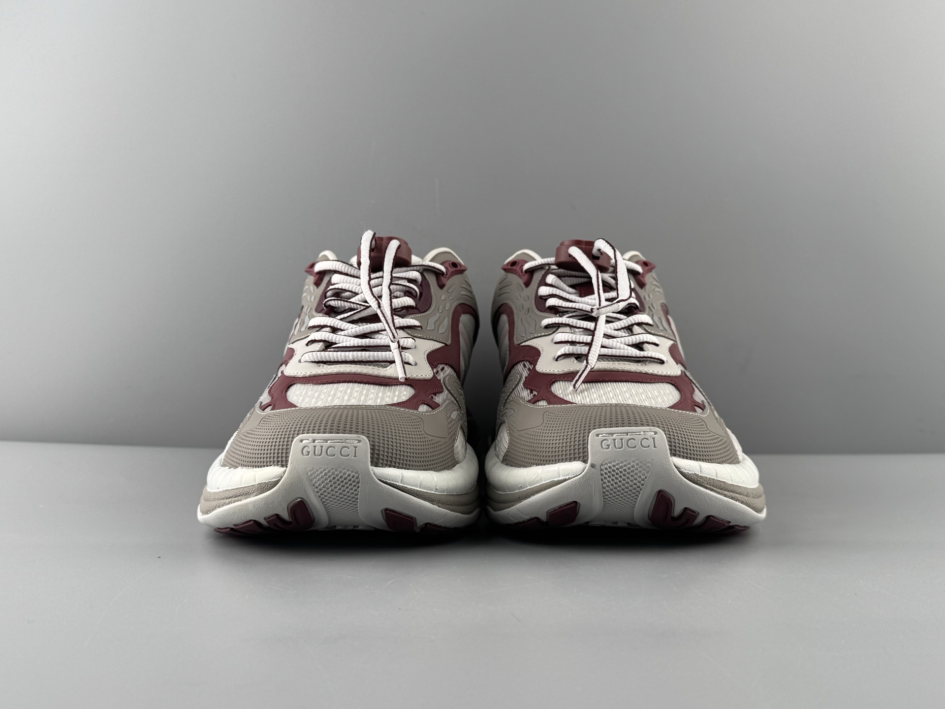 GUCCI Leather Round-Toe Drawstring Low-Top Casual Sneakers (Unisex) Developed using original factory specifications, with all materials sourced from the same suppliers as the authentic manufacturing line for guaranteed premium quality. - Image 12
