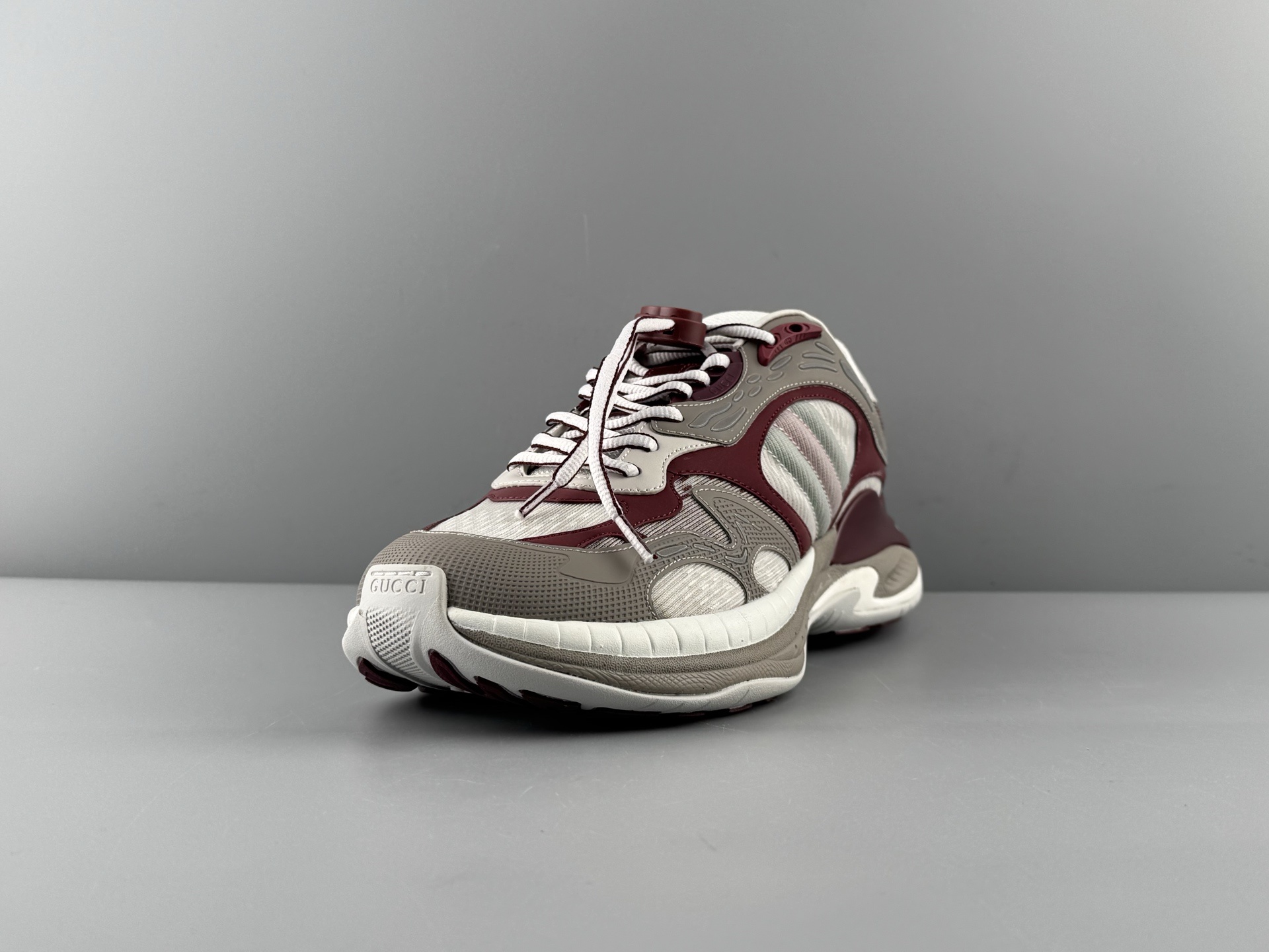 GUCCI Leather Round-Toe Drawstring Low-Top Casual Sneakers (Unisex) Developed using original factory specifications, with all materials sourced from the same suppliers as the authentic manufacturing line for guaranteed premium quality. - Image 17