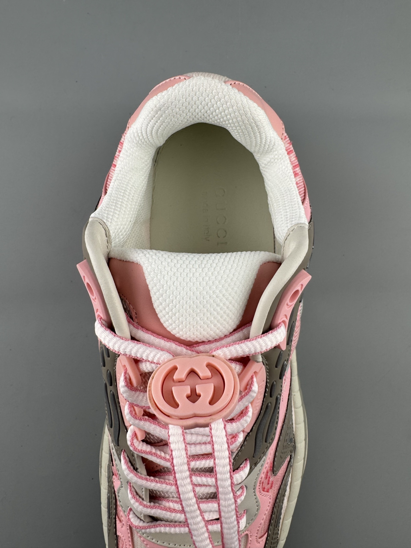 GUCCI Leather Round-Toe Drawstring Low-Top Casual Sneakers (Unisex) Developed using original factory specifications, with all materials sourced from the same suppliers as the authentic manufacturing line for guaranteed premium quality. - Image 4