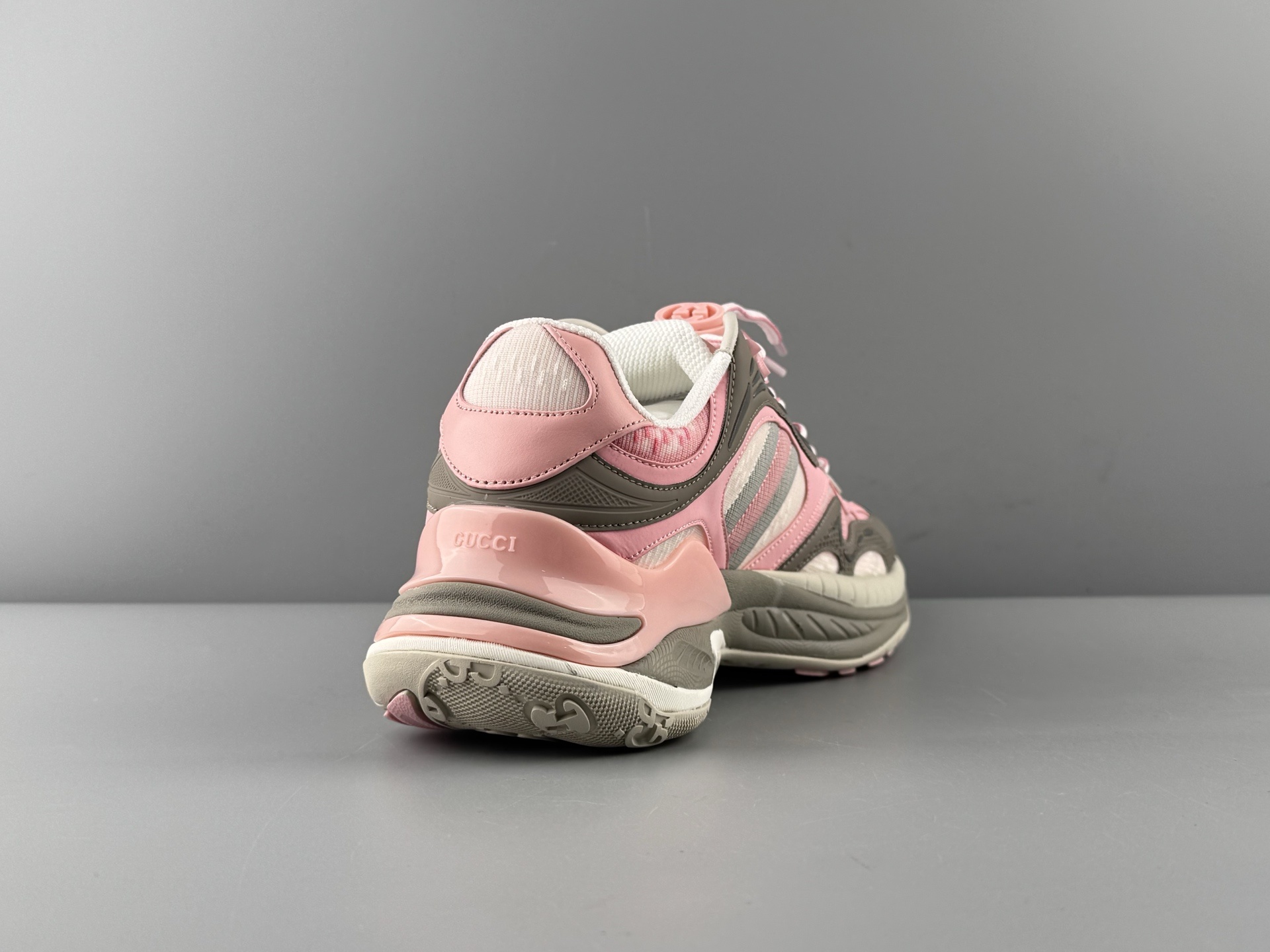GUCCI Leather Round-Toe Drawstring Low-Top Casual Sneakers (Unisex) Developed using original factory specifications, with all materials sourced from the same suppliers as the authentic manufacturing line for guaranteed premium quality. - Image 10