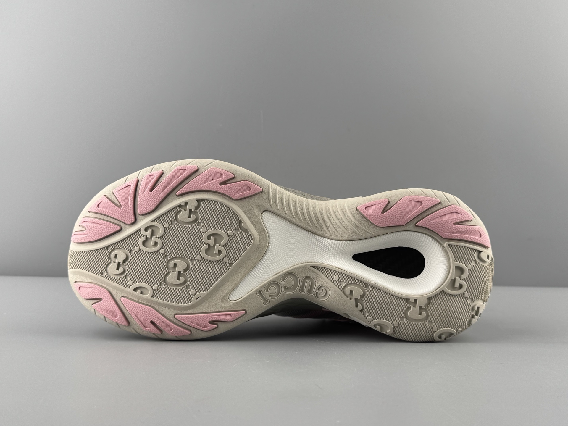 GUCCI Leather Round-Toe Drawstring Low-Top Casual Sneakers (Unisex) Developed using original factory specifications, with all materials sourced from the same suppliers as the authentic manufacturing line for guaranteed premium quality. - Image 18