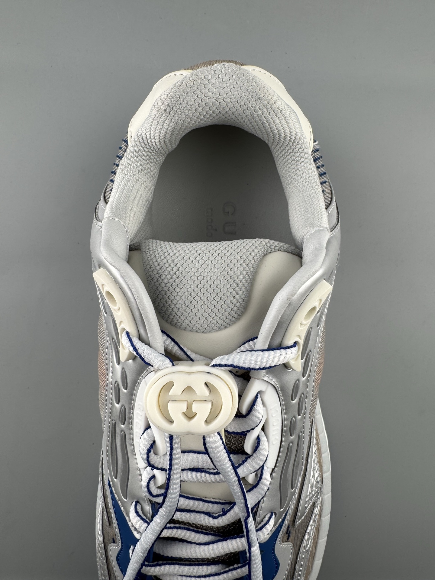 GUCCI Leather Round-Toe Drawstring Low-Top Casual Sneakers (Unisex) Developed using original factory specifications, with all materials sourced from the same suppliers as the authentic manufacturing line for guaranteed premium quality. - Image 6
