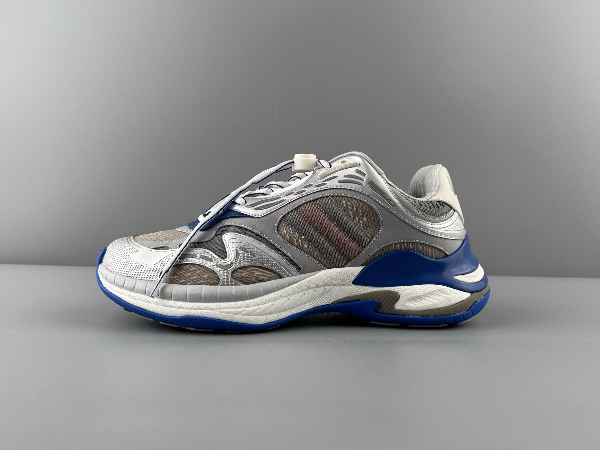 GUCCI Leather Round-Toe Drawstring Low-Top Casual Sneakers (Unisex) Developed using original factory specifications, with all materials sourced from the same suppliers as the authentic manufacturing line for guaranteed premium quality.