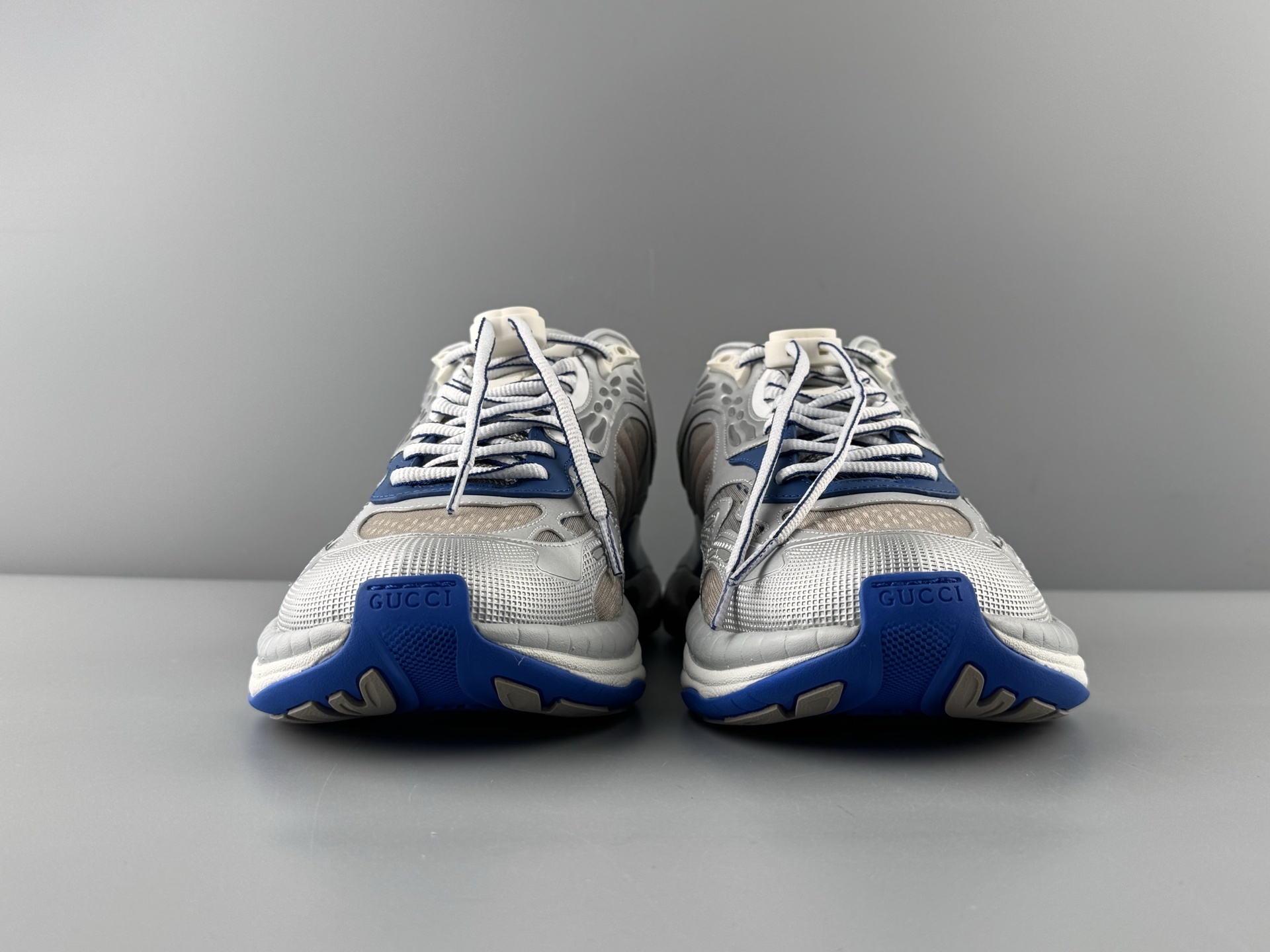 GUCCI Leather Round-Toe Drawstring Low-Top Casual Sneakers (Unisex) Developed using original factory specifications, with all materials sourced from the same suppliers as the authentic manufacturing line for guaranteed premium quality. - Image 17