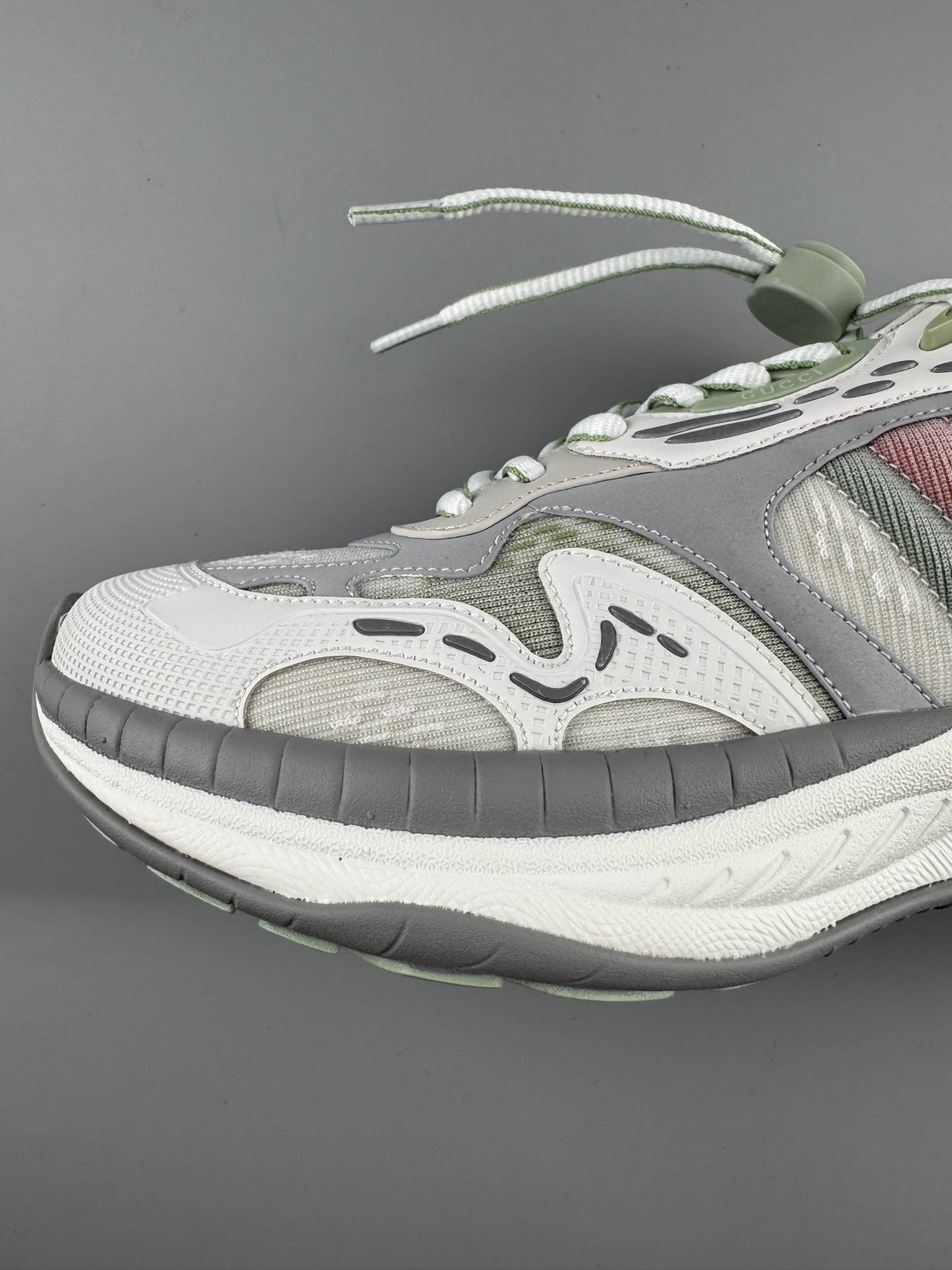 GUCCI Leather Round-Toe Drawstring Low-Top Casual Sneakers (Unisex) Developed using original factory specifications, with all materials sourced from the same suppliers as the authentic manufacturing line for guaranteed premium quality. - Image 6