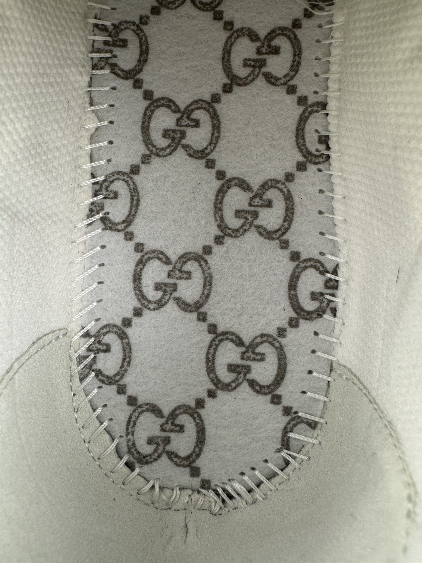 GUCCI Leather Round-Toe Drawstring Low-Top Casual Sneakers (Unisex) Developed using original factory specifications, with all materials sourced from the same suppliers as the authentic manufacturing line for guaranteed premium quality. - Image 8