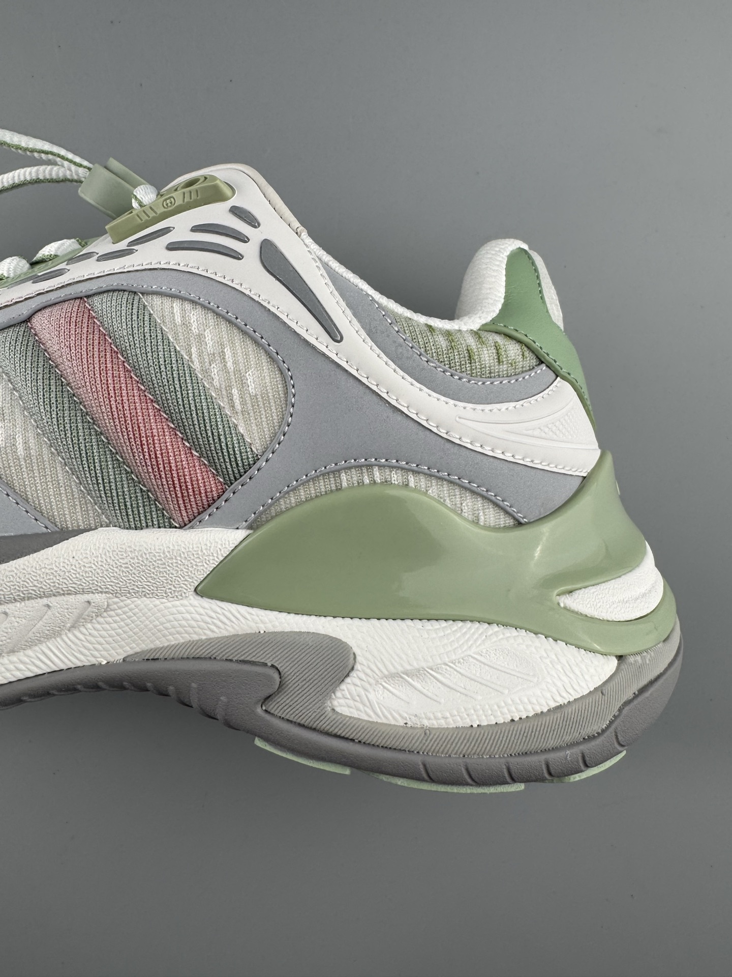 GUCCI Leather Round-Toe Drawstring Low-Top Casual Sneakers (Unisex) Developed using original factory specifications, with all materials sourced from the same suppliers as the authentic manufacturing line for guaranteed premium quality. - Image 9