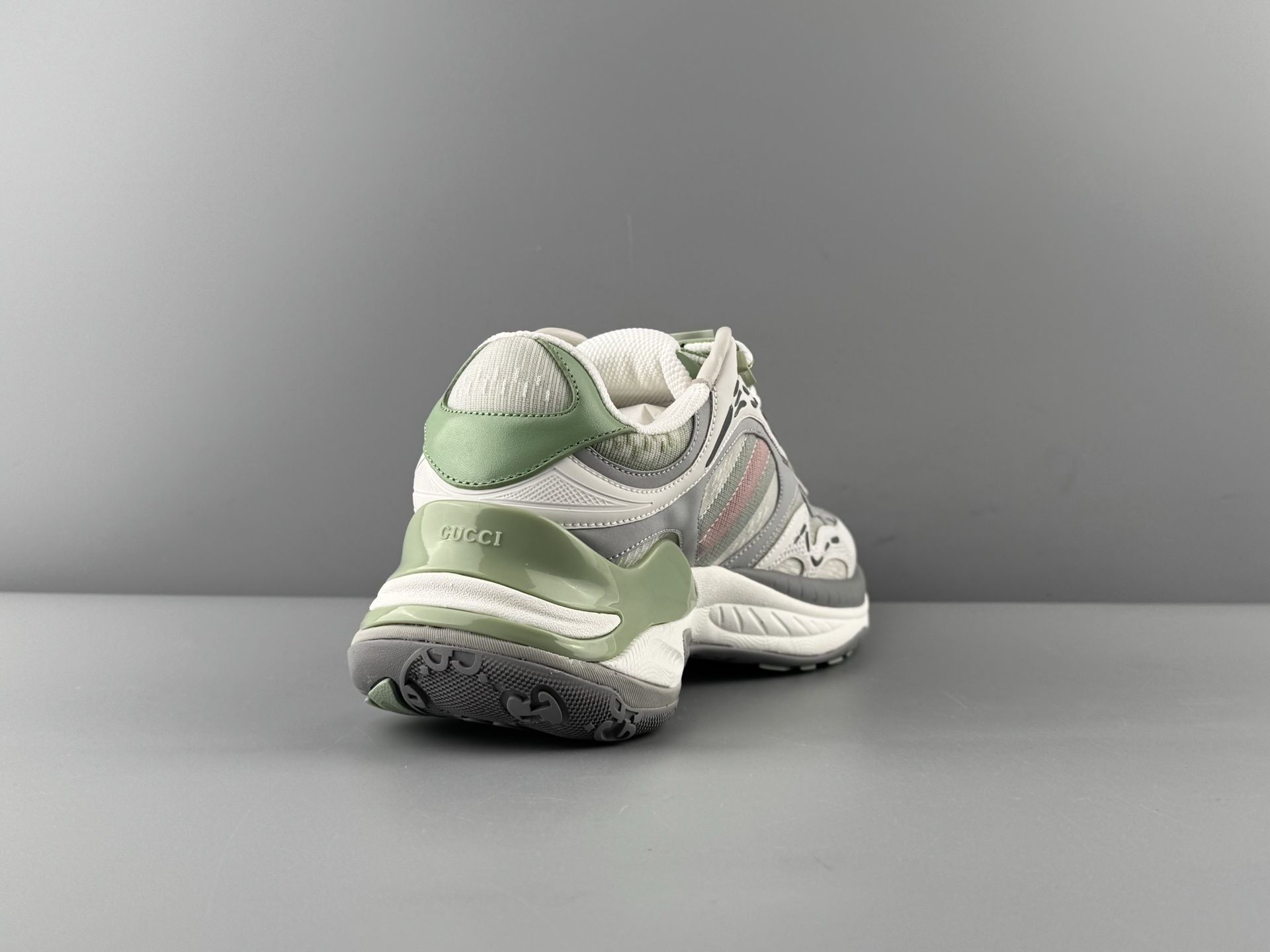 GUCCI Leather Round-Toe Drawstring Low-Top Casual Sneakers (Unisex) Developed using original factory specifications, with all materials sourced from the same suppliers as the authentic manufacturing line for guaranteed premium quality. - Image 11