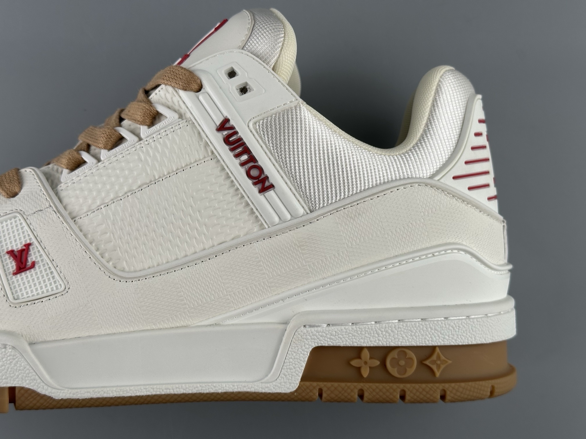 LV Trainer 2025 White-Grey Classic Colorway (Men’s Edition) Version: 2025 latest edition Material: Premium full-grain calf leather with new embossed Monogram detailing - Image 5