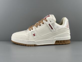 LV Trainer 2025 White-Grey Classic Colorway (Men’s Edition) Version: 2025 latest edition Material: Premium full-grain calf leather with new embossed Monogram detailing