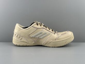 Balenciaga HAMPTONS WORN-OUT – Round-toe lace-up low-top casual sneakers, couple’s style. Features independent custom mold sole with original factory distressing technique.