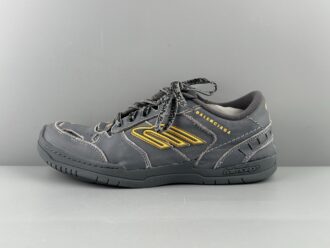 Balenciaga HAMPTONS WORN-OUT – Round-toe lace-up low-top casual sneakers, couple’s style. Features independent custom mold sole with original factory distressing technique.