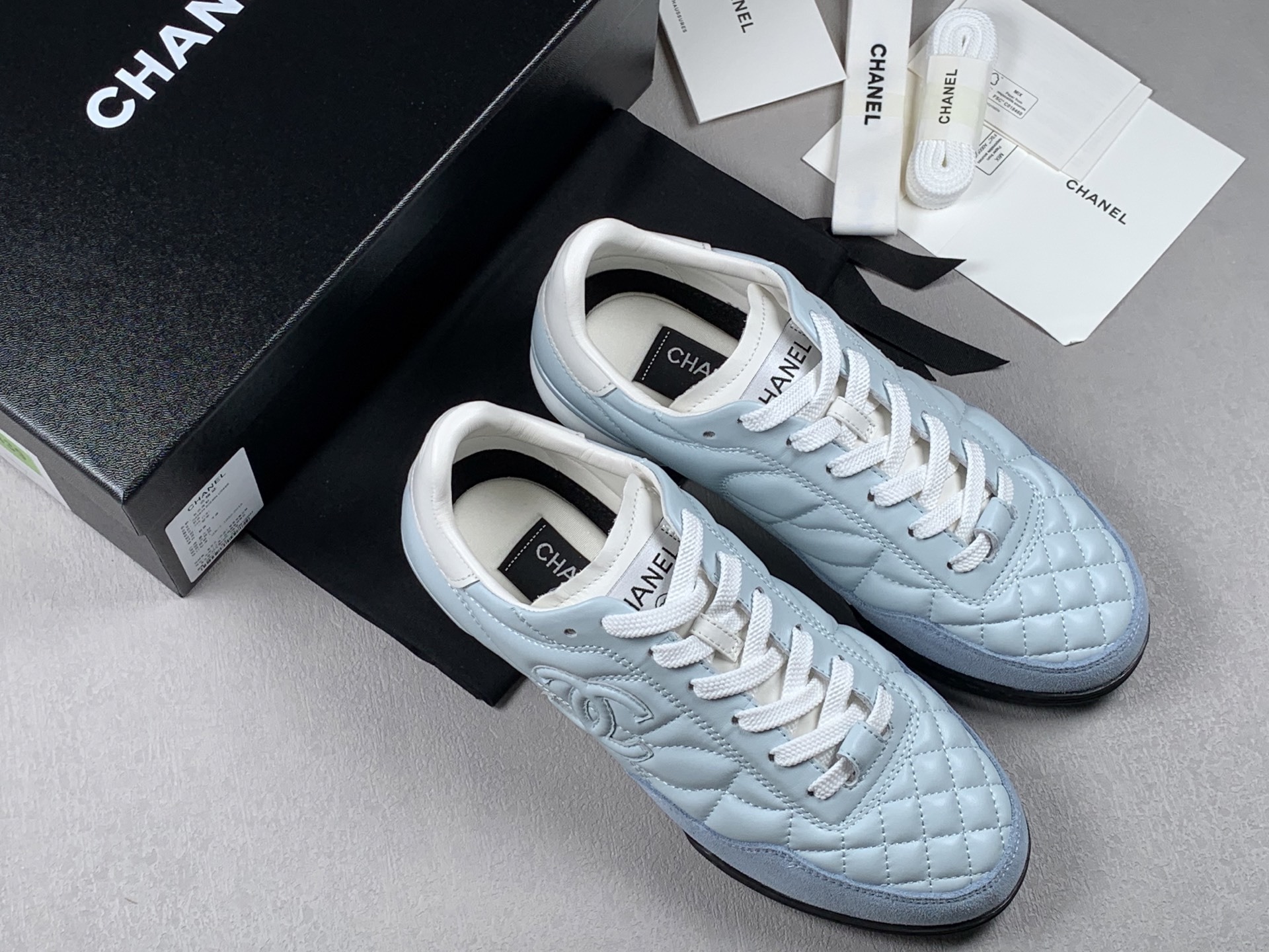 CHANEL 24A Low-Top Flat Lace-Up Sneakers – Quilted Design, All-Season Casual Style, Upgraded “Mini Chanel 3rd Gen” Sporty Look, Light Yellow Gender: Unisex Materials & Construction: Upper: Premium imported oiled wax calf leather paired with high-gloss imported suede Lining: Imported lambskin Outsole: Durable TPU combination sole - Image 5