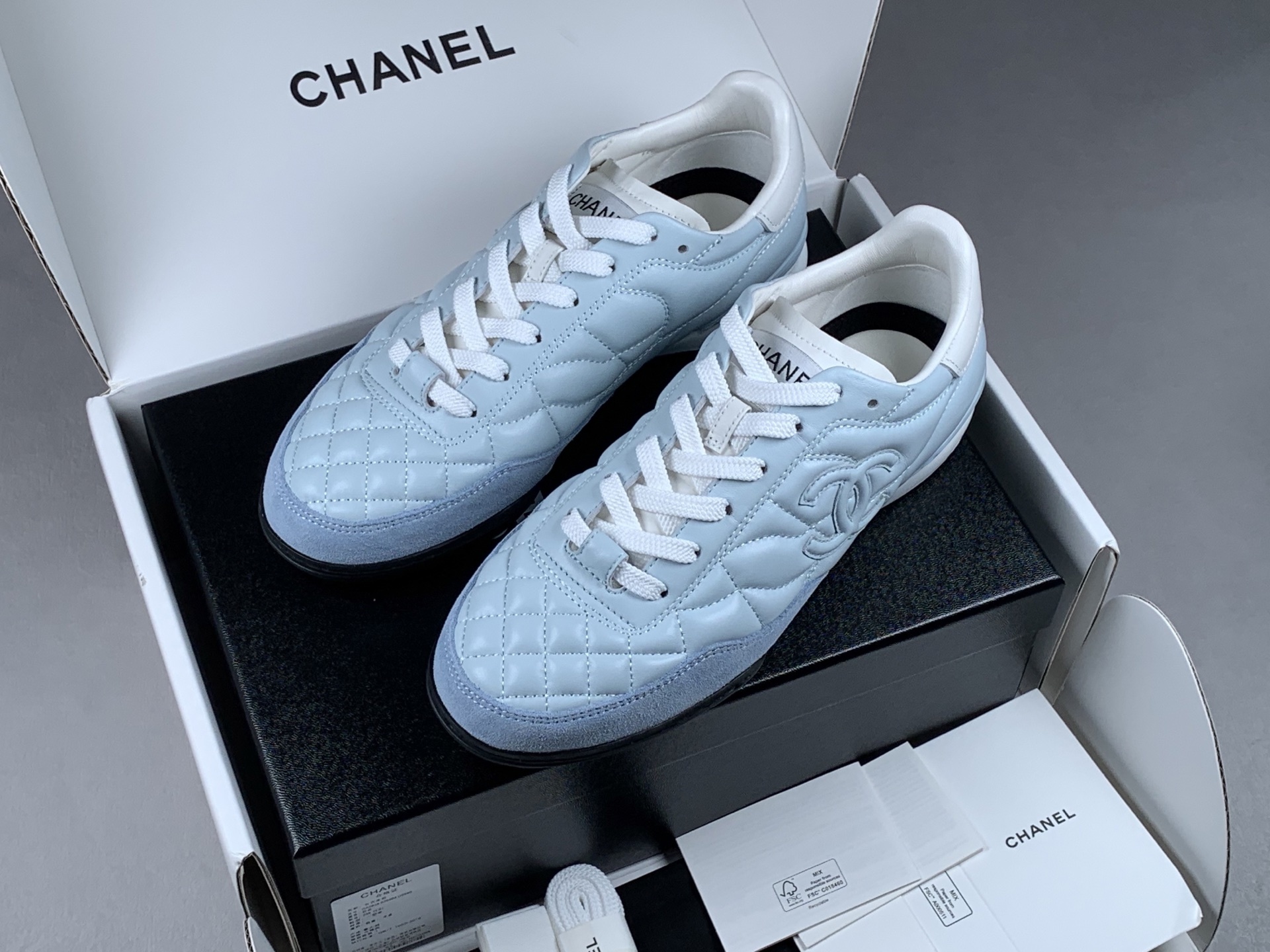 CHANEL 24A Low-Top Flat Lace-Up Sneakers – Quilted Design, All-Season Casual Style, Upgraded “Mini Chanel 3rd Gen” Sporty Look, Light Yellow Gender: Unisex Materials & Construction: Upper: Premium imported oiled wax calf leather paired with high-gloss imported suede Lining: Imported lambskin Outsole: Durable TPU combination sole - Image 6