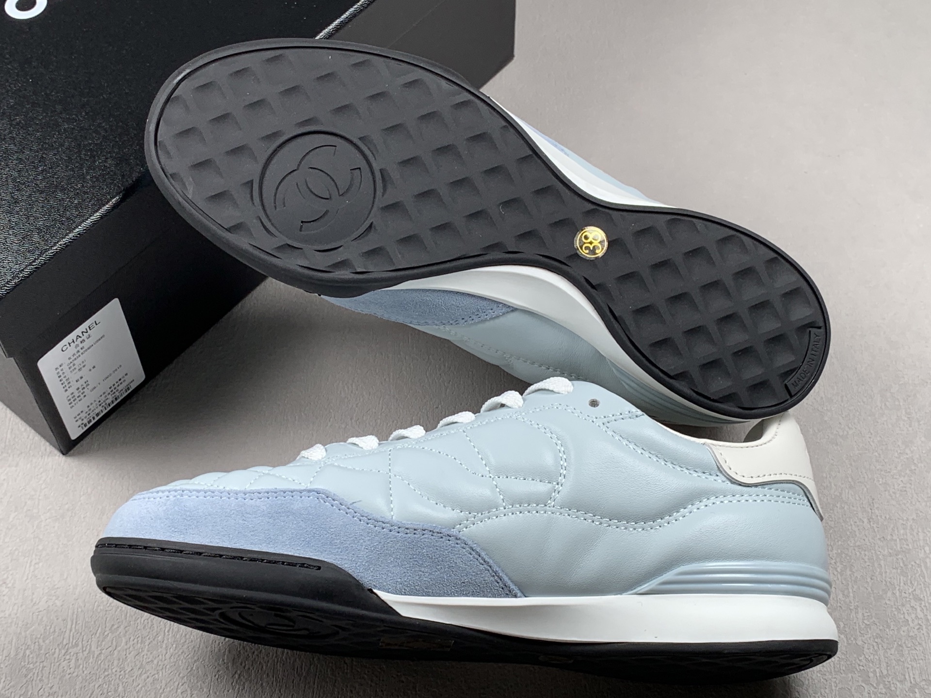 CHANEL 24A Low-Top Flat Lace-Up Sneakers – Quilted Design, All-Season Casual Style, Upgraded “Mini Chanel 3rd Gen” Sporty Look, Light Yellow Gender: Unisex Materials & Construction: Upper: Premium imported oiled wax calf leather paired with high-gloss imported suede Lining: Imported lambskin Outsole: Durable TPU combination sole - Image 9